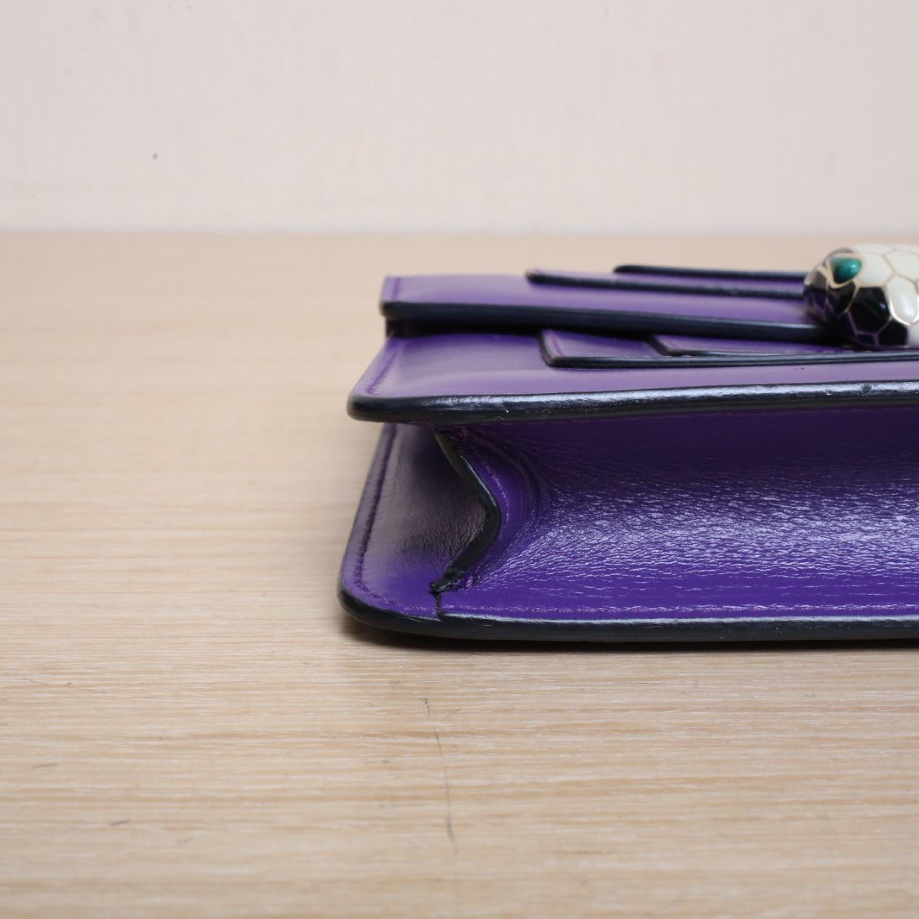 Bulgari Bulgari Serpenti Forever Organ Snake Head Bag Small No Handle 19 Purple Leather C
Original dust bag, mirror, instruction manual, raincoat ALC3182