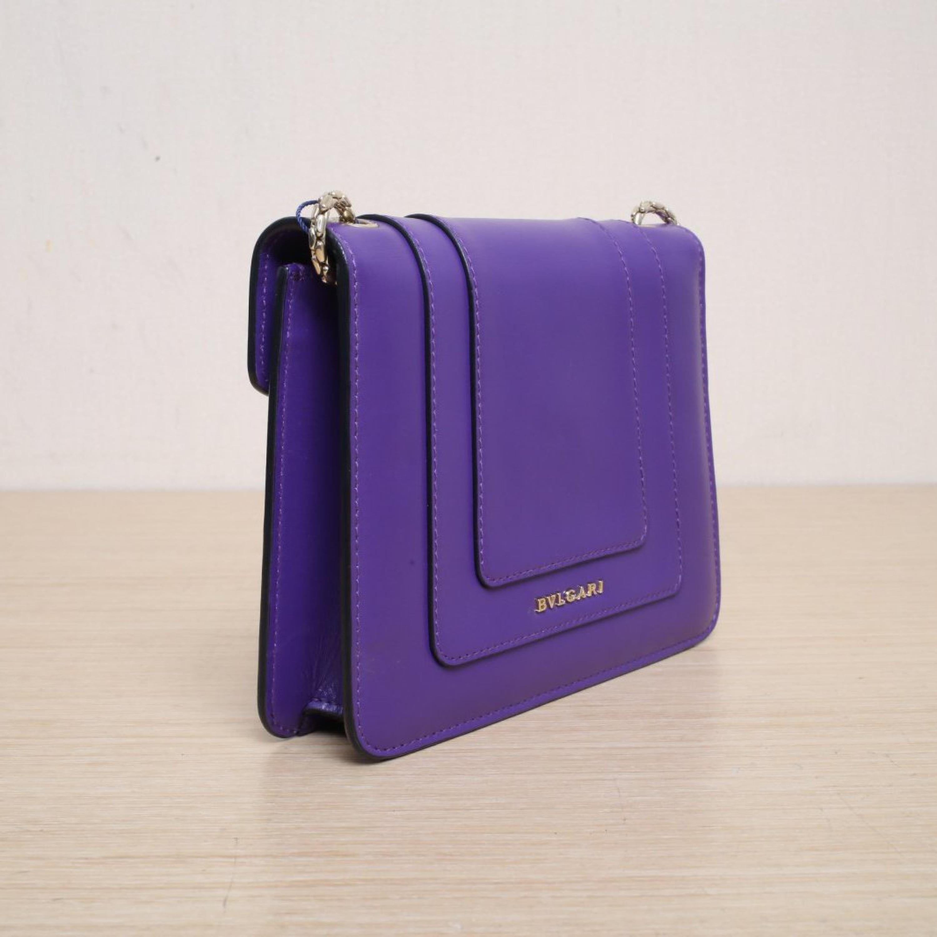 Bulgari Bulgari Serpenti Forever Organ Snake Head Bag Small No Handle 19 Purple Leather C
Original dust bag, mirror, instruction manual, raincoat ALC3182