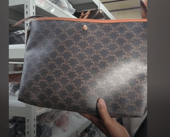Celine Celine Triumph Tote Bag ALC4130
