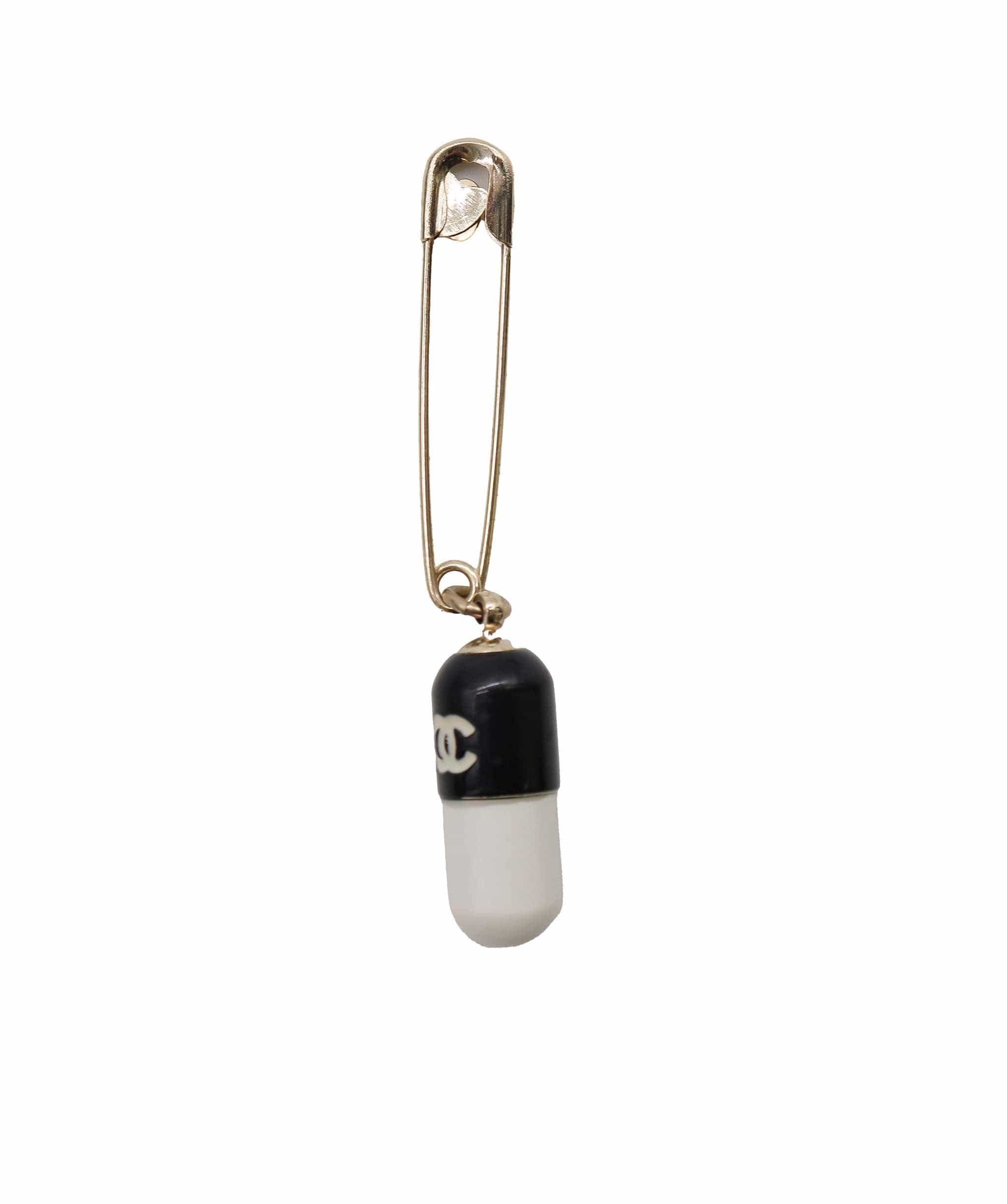 Chanel chanel 80's pill pin DXBS2604