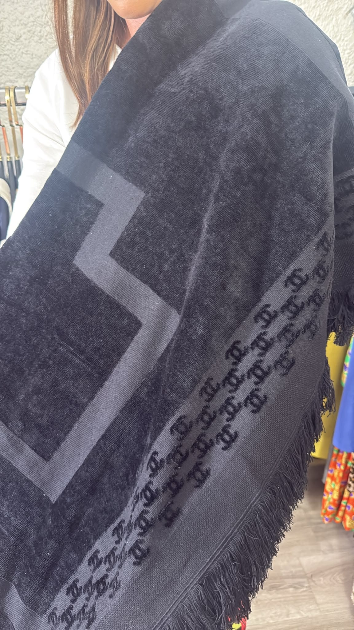 Chanel Chanel Black beach towel AKC1255