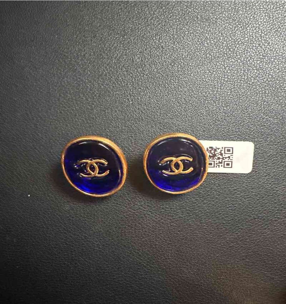 Chanel CHANEL Blue Glass Stamp Ear Clips CQ512004