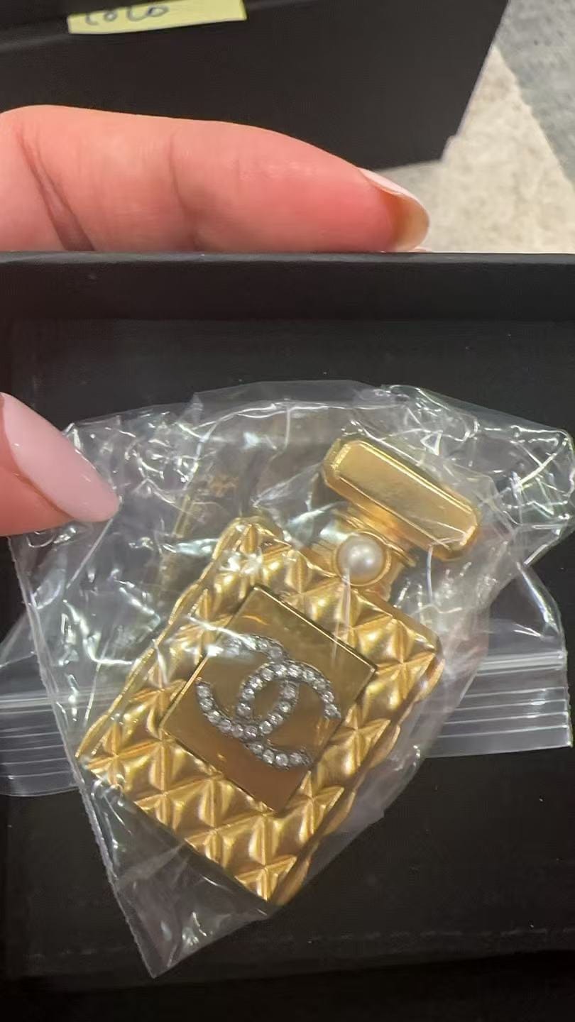 Chanel Chanel Brooch ALC3686