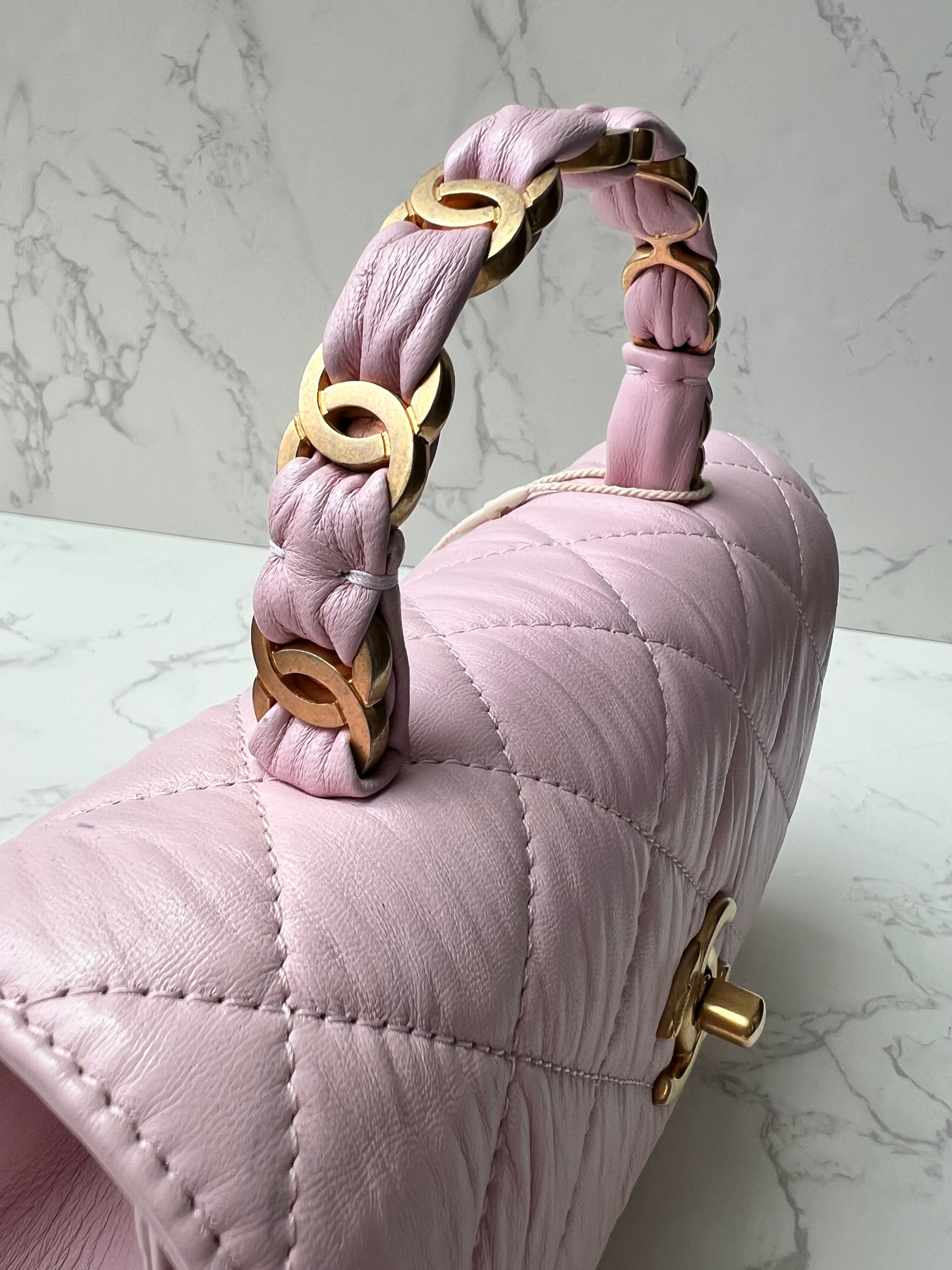 Chanel Chanel CC Handle Light Baby Pink Crinkled Lambskin Flap Matte GHW #31
Comes with Dustbag and Authenticity Card SYCF1301FL