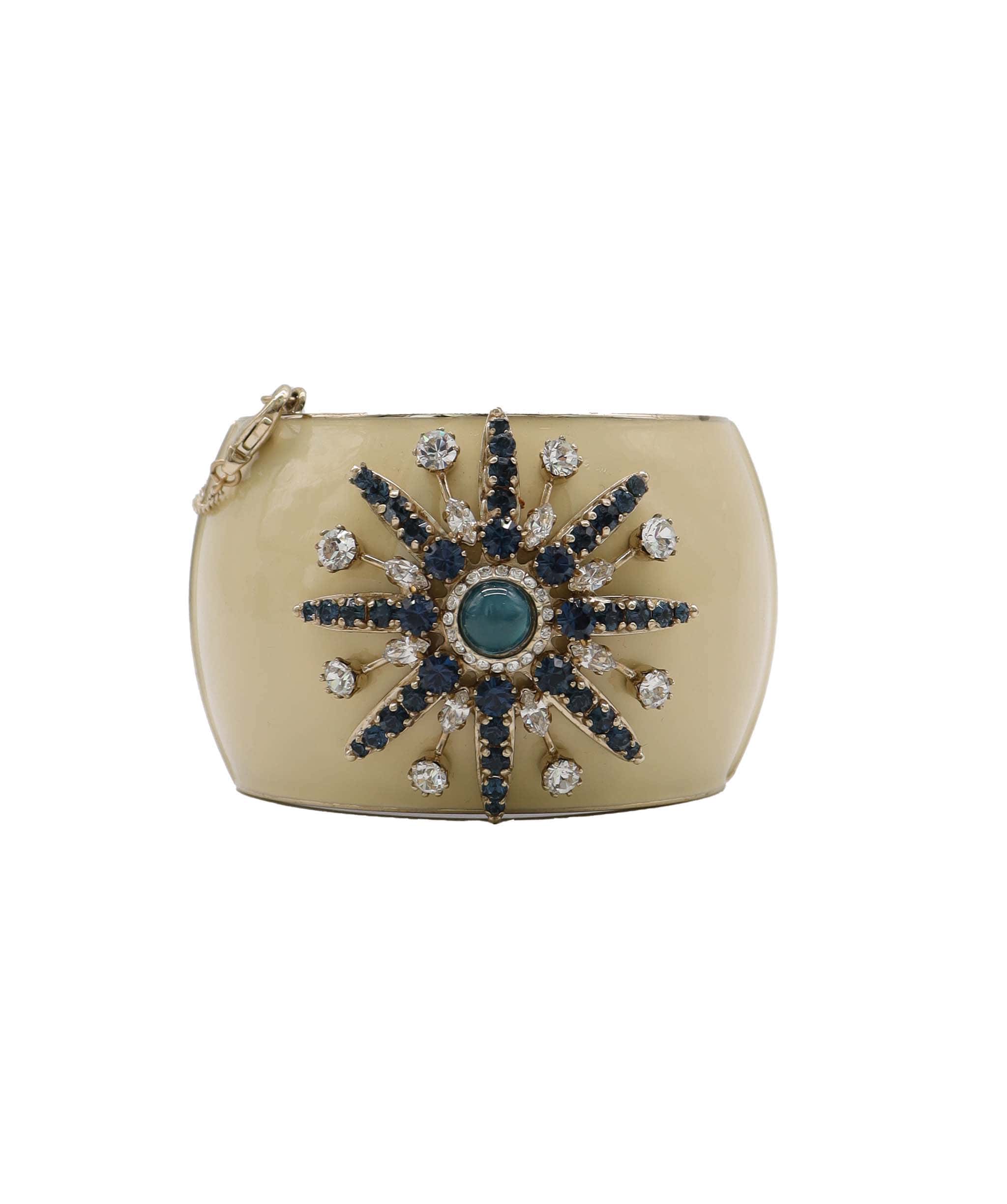 Chanel CHANEL PARIS VENISE STARBURST CUFF BRACELET CREAM ASC7319