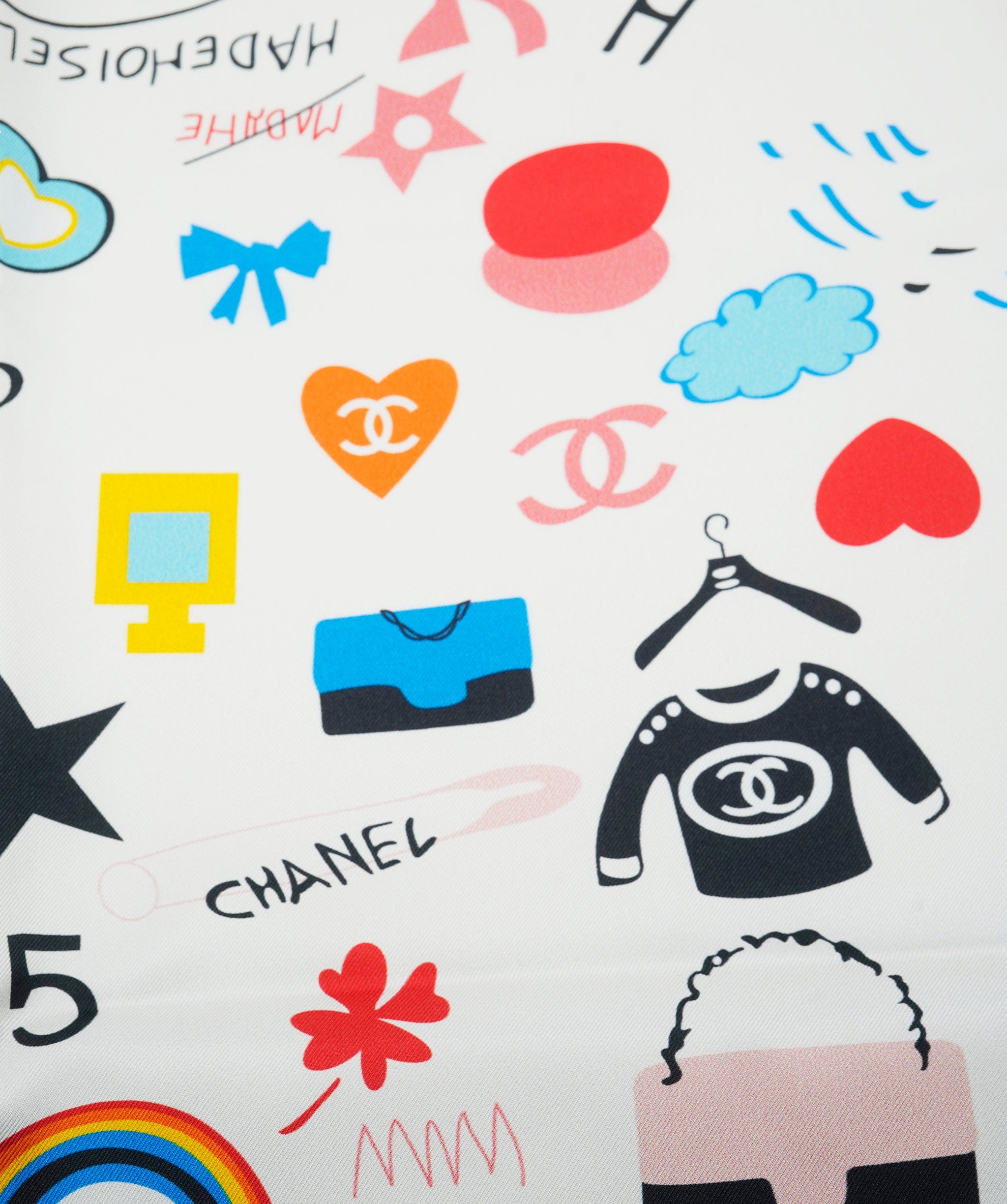 Chanel Chanel Silk scarf, white multicolors, Excellent conditions AKL0121