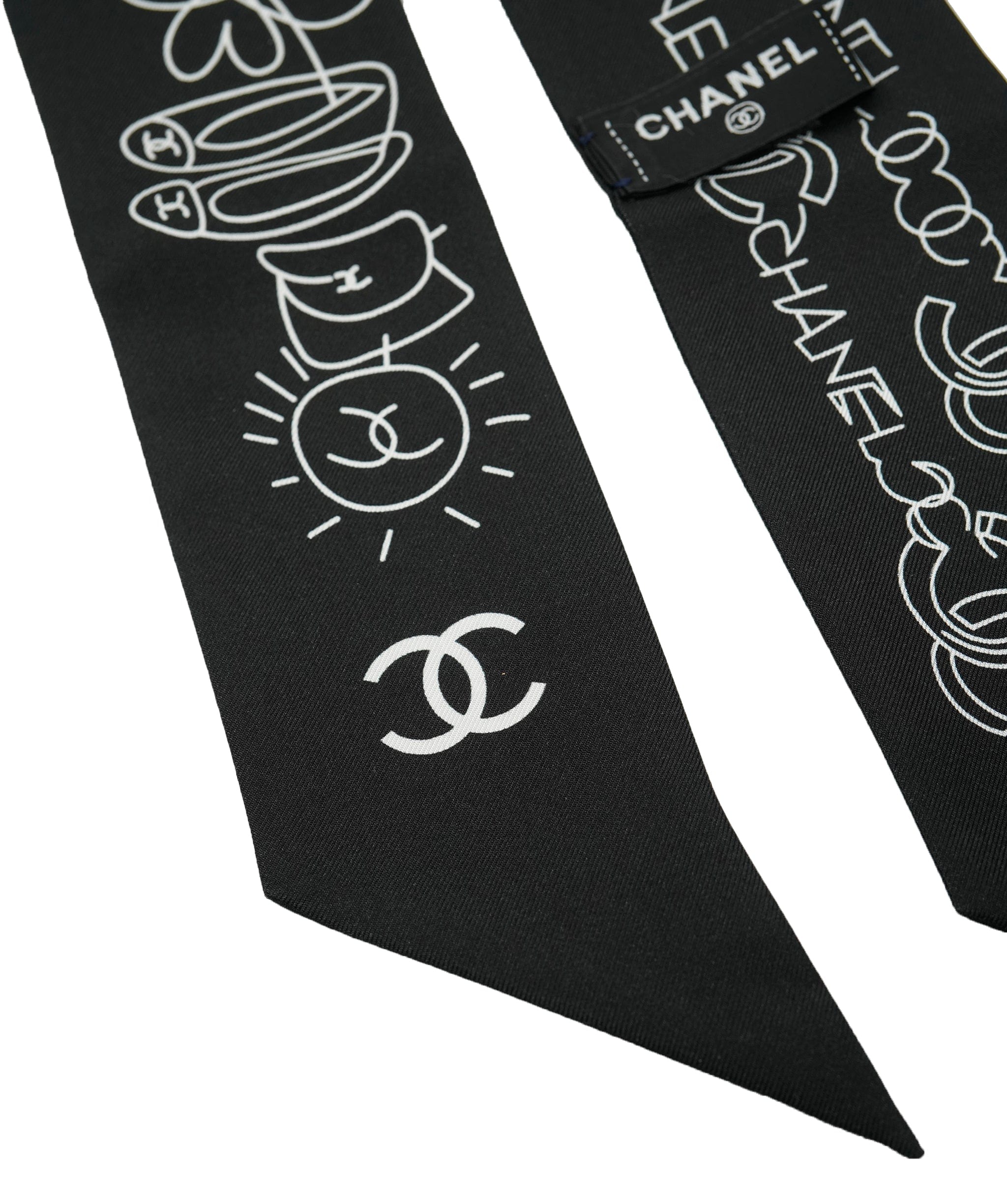 Chanel Chanel Silk twilly, Excellent conditions AKL0110