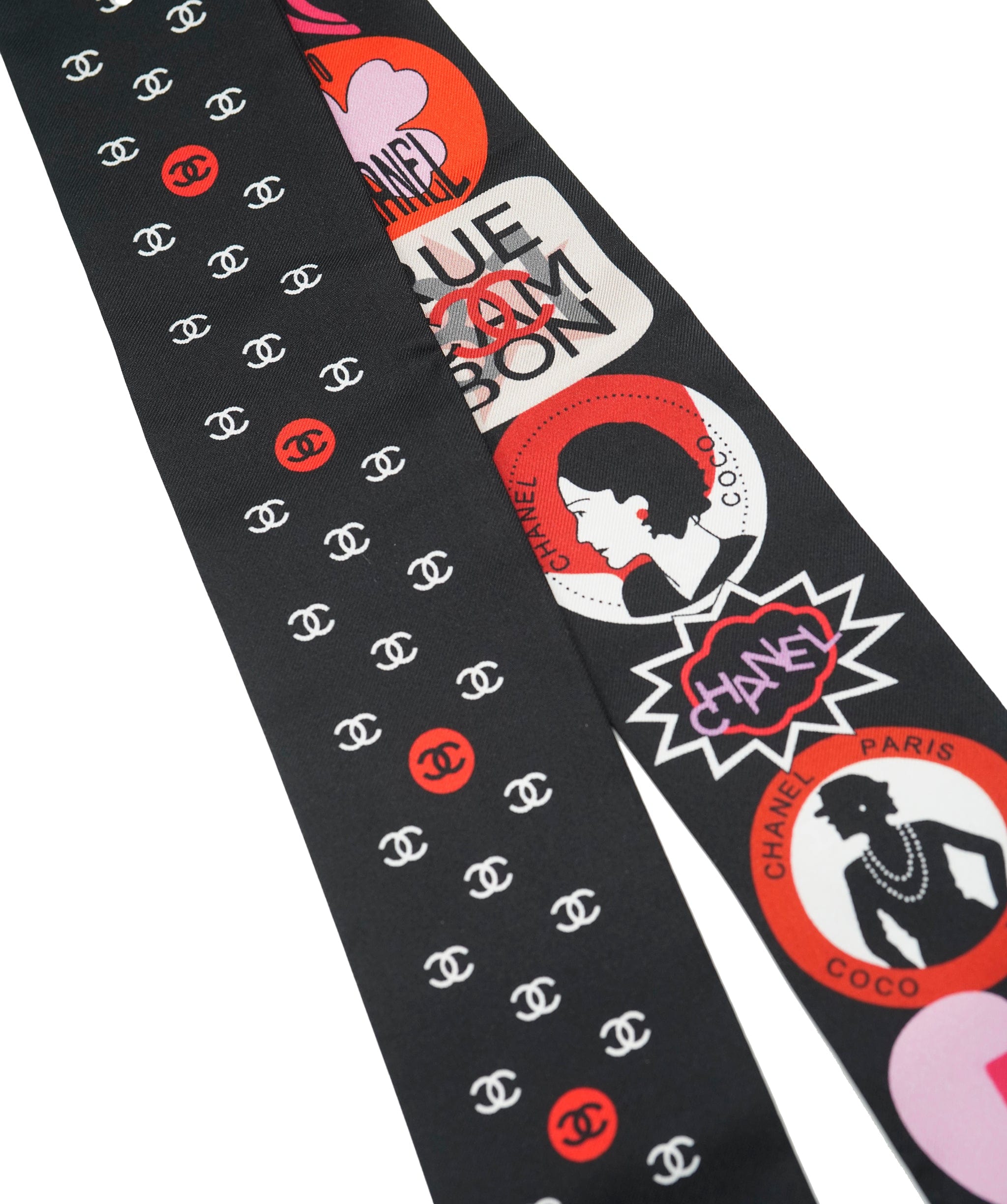 Chanel Chanel Silk twilly, Excellent conditions AKL0130