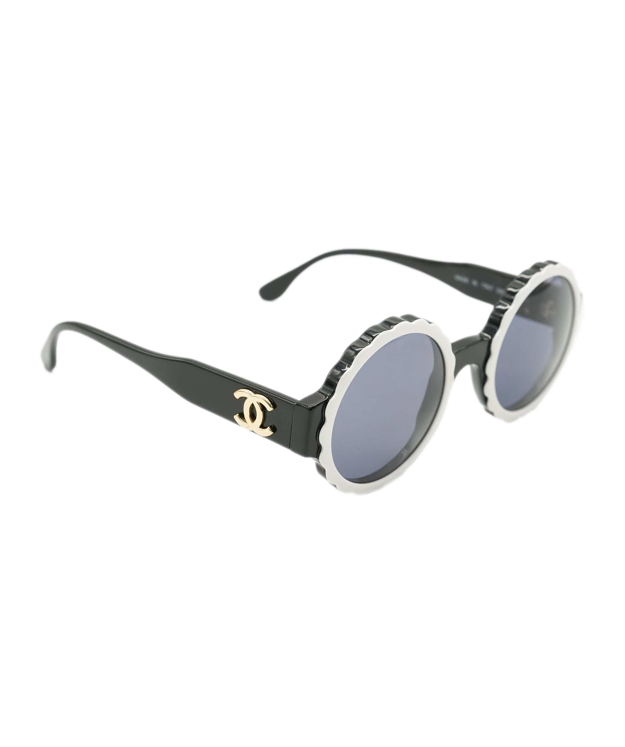 Chanel Chanel Vintage Frames Black White ALTC0003