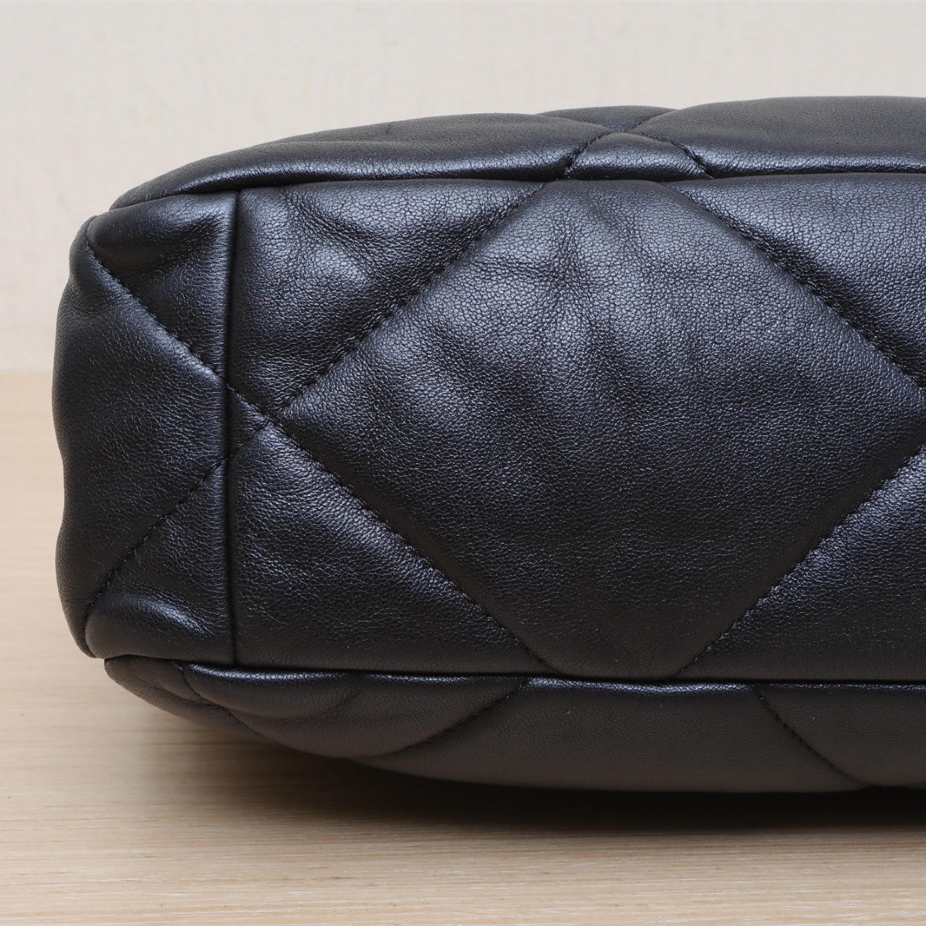 Chanel Chanel 19BAG Medium Flap Bag, 30cm, Black, S 31k Leather, Gold and Silver Buckle
Instructions, ID card ALC3173