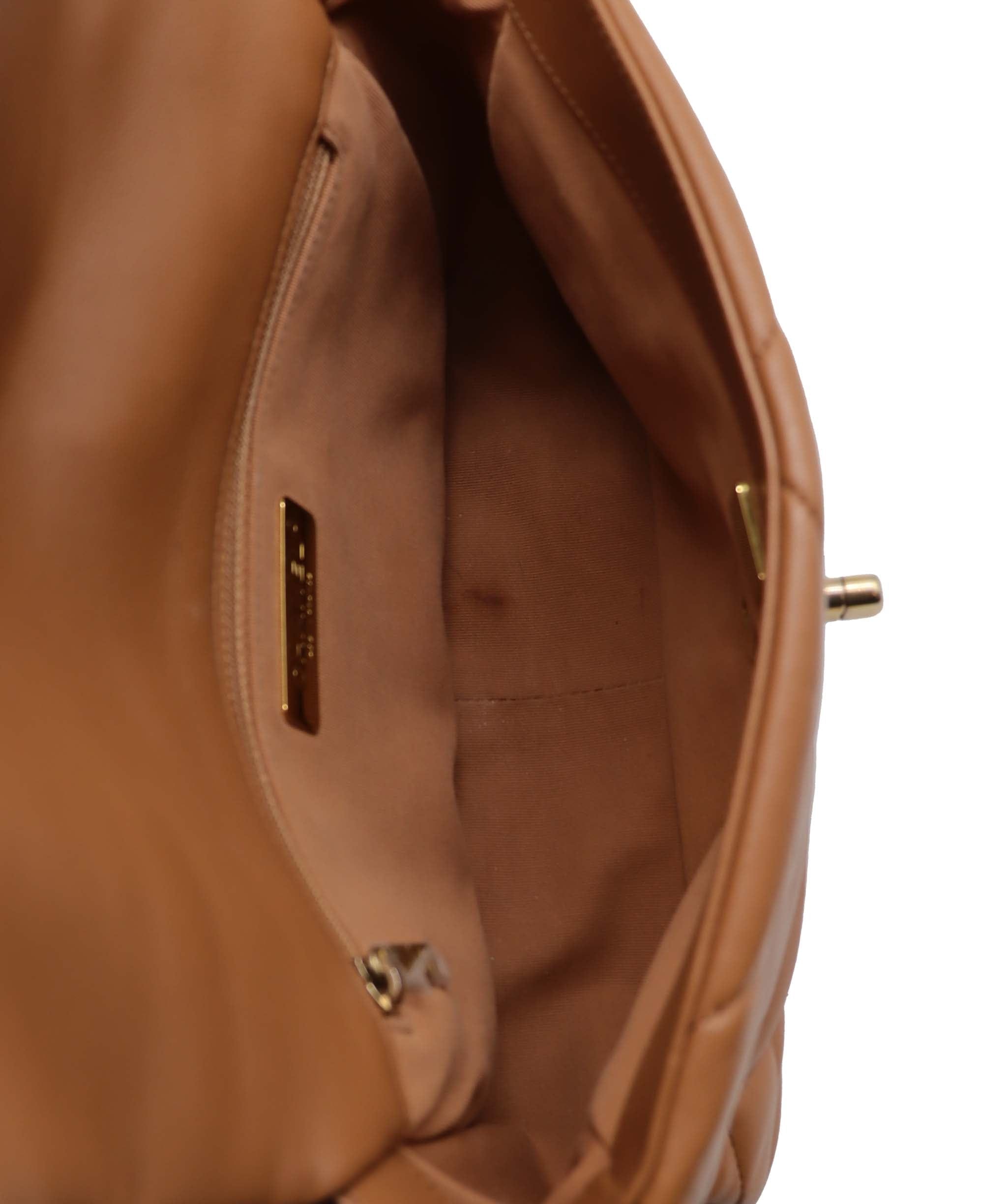 Chanel Chanel Beige 19 Small Leather Bag AGC3024