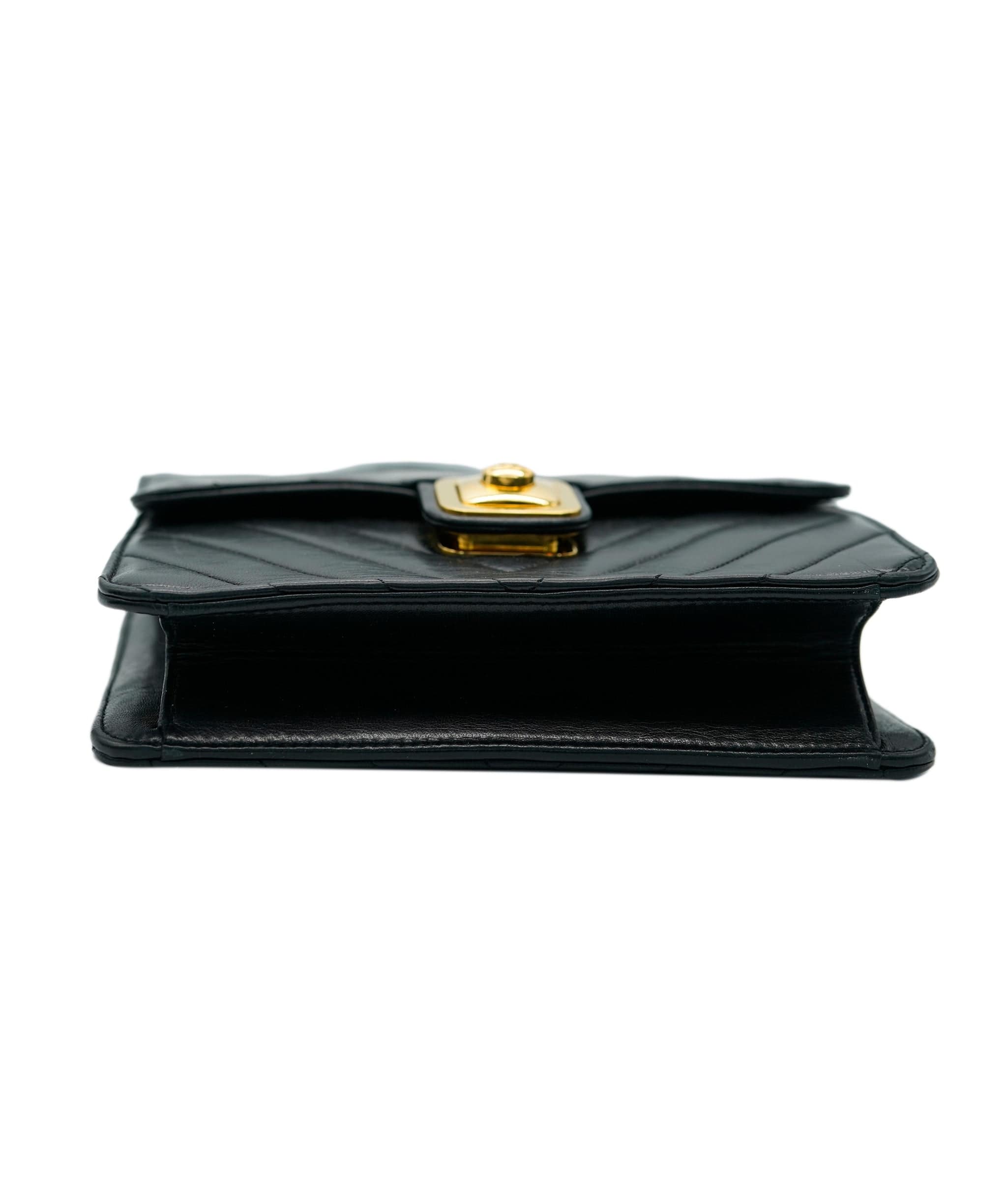 Chanel Chanel Black Vintage Square Chevron Crossbody ALC1543