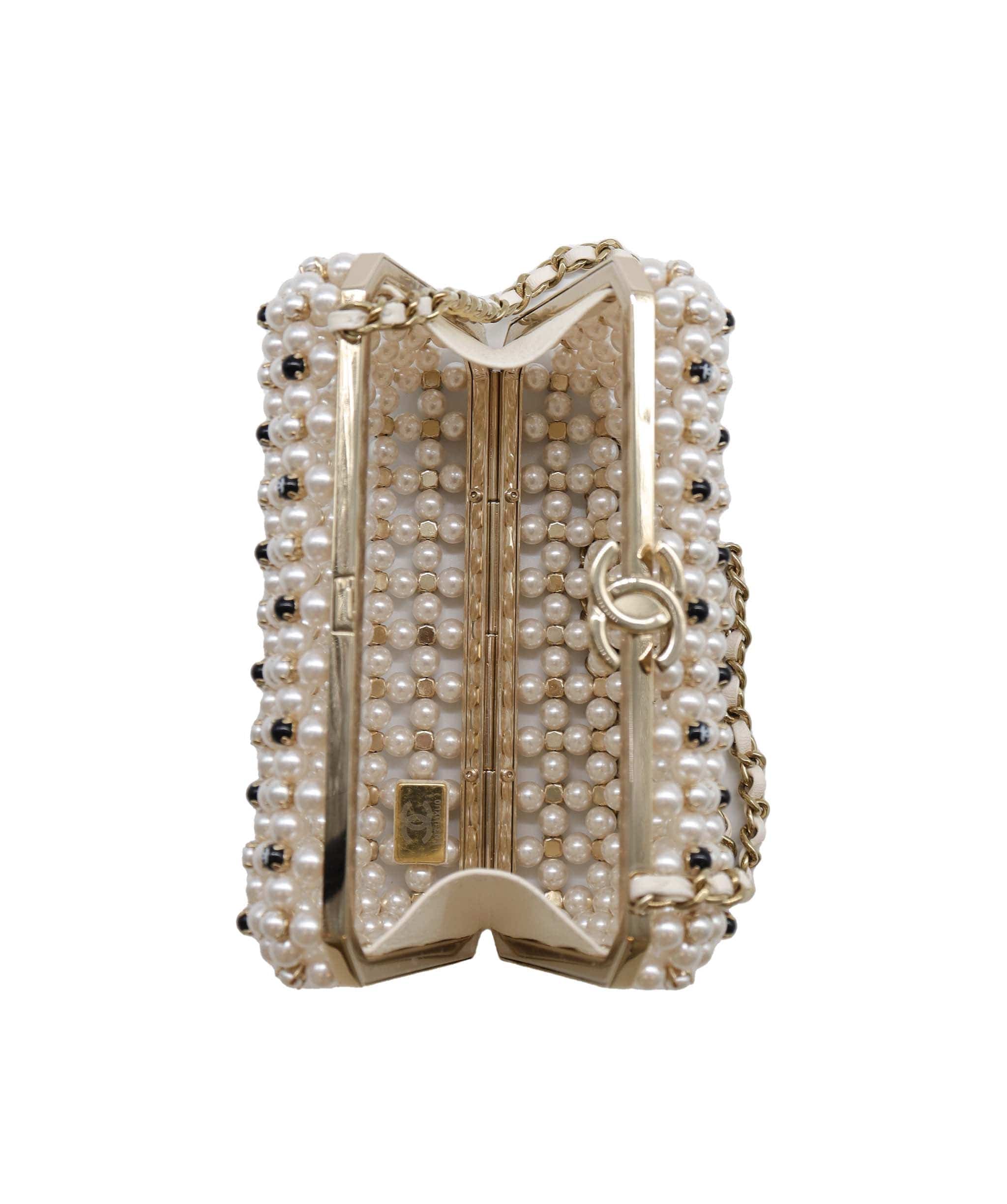 Chanel Chanel Caged Pearl Minaudiere Black White - DXBS2525