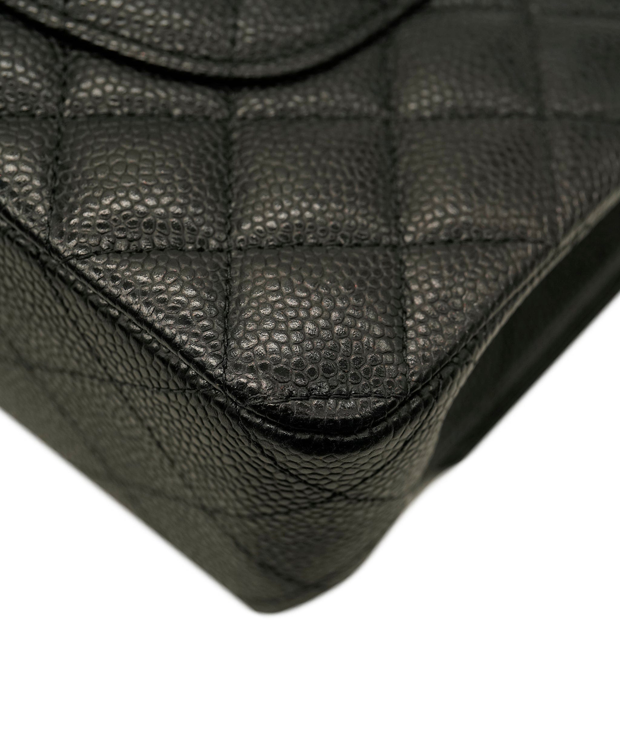 Chanel Chanel Caviar Medium Classic Flap ALC2960