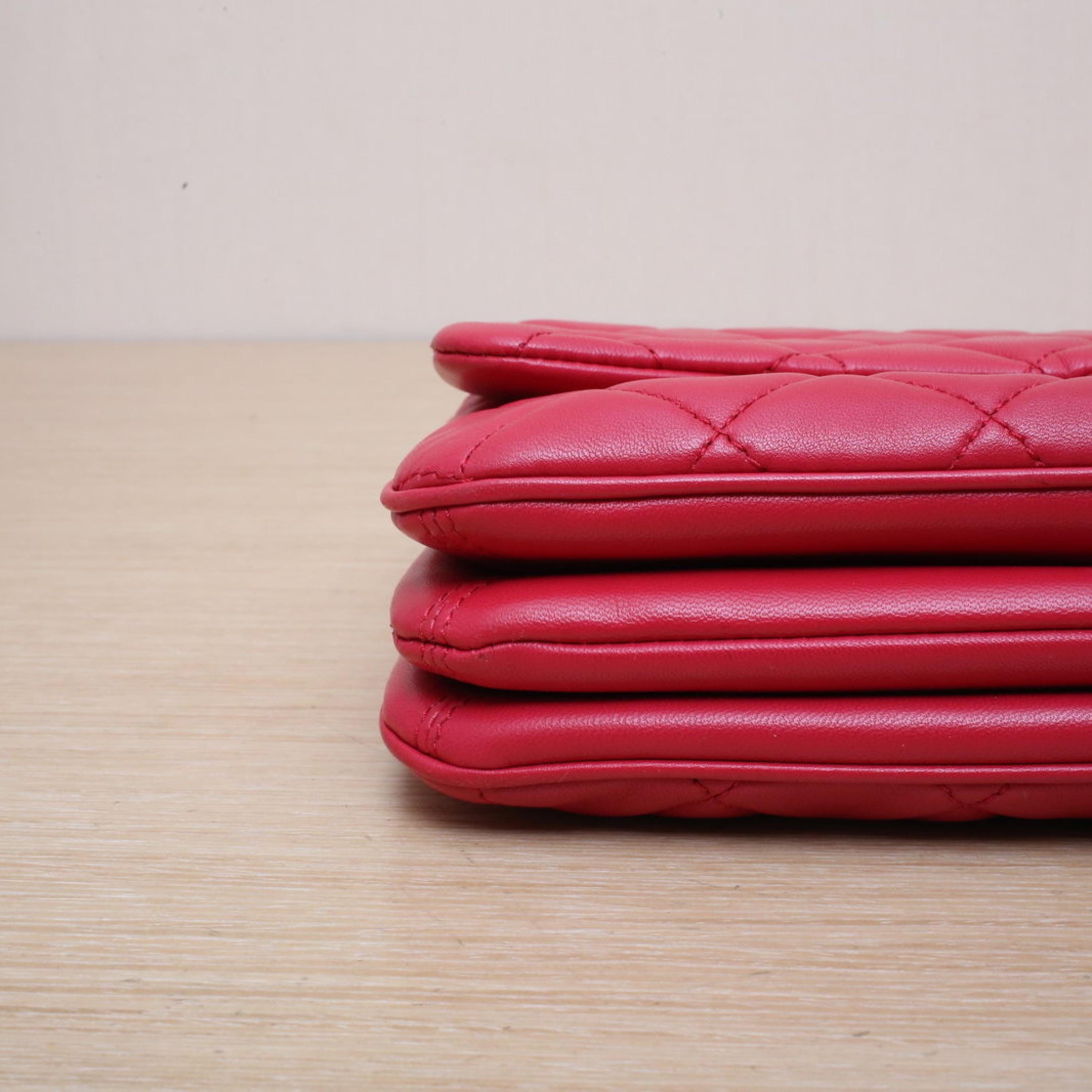 Chanel Chanel CF Flap Bag Single Flap JUMBO 30cm Rose Red Leather S 19k Silver Buckle
Original dust bag, ID card ALC3169