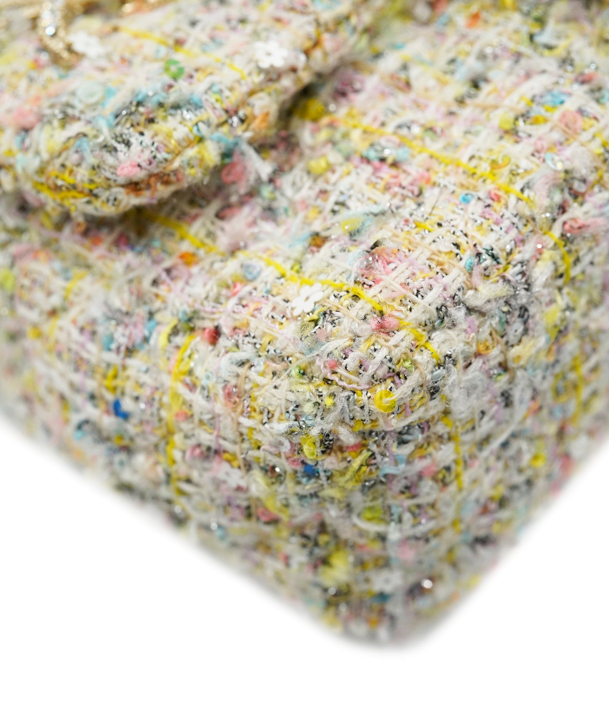 Chanel Chanel Garden Party Tweed Reissue Crossbody ALC2631