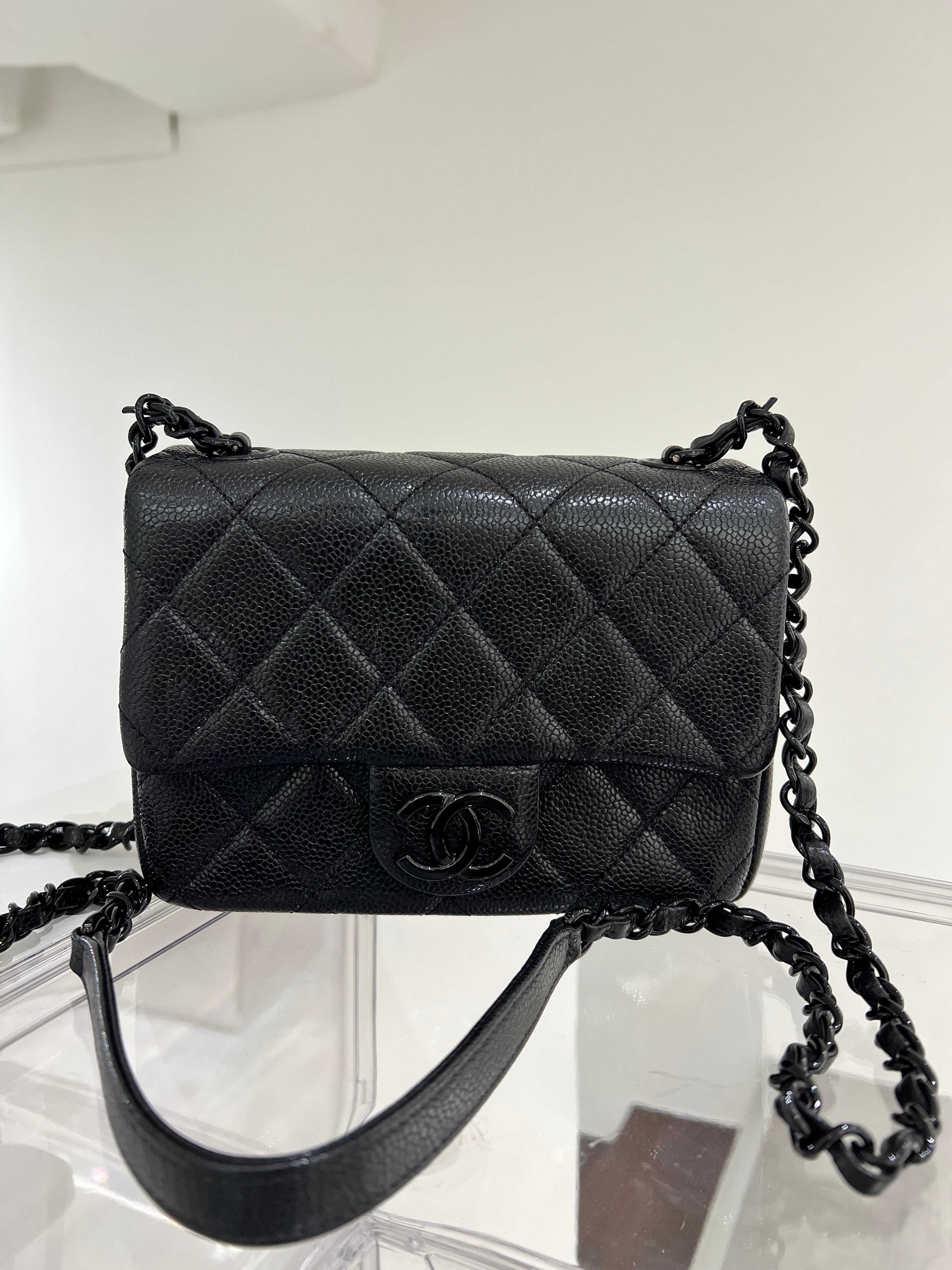 CHANEL CHANEL GRAINED CALF BLACK MATELASSE CROSSBODY BAG 2000000145204