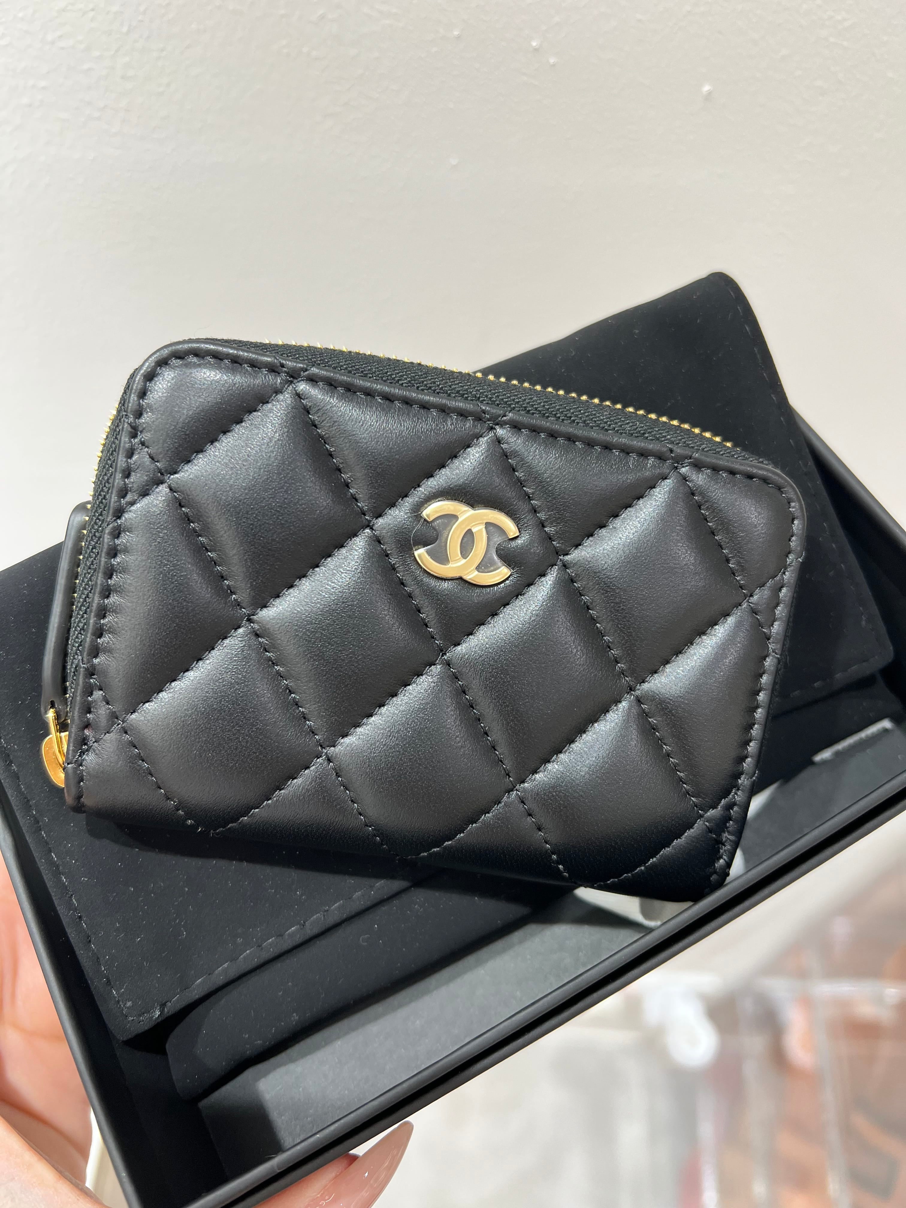 CHANEL CHANEL LAMB BLACK MATELASSE CLASSIC ZIPPED COIN PURSE 2000000144573