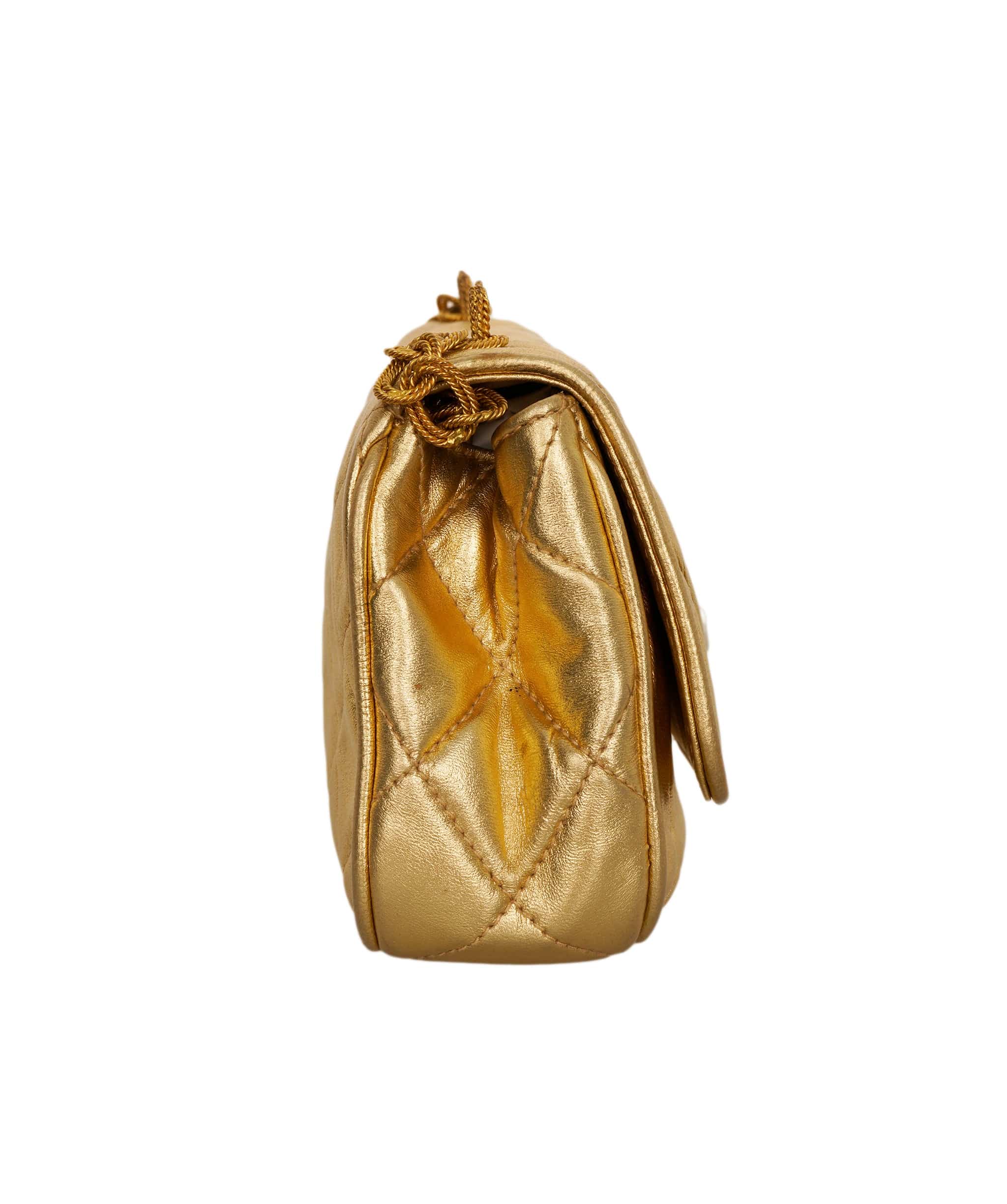 Chanel Chanel Vintage Gripoix Gold Lambskin Pearl Bag ALC2704