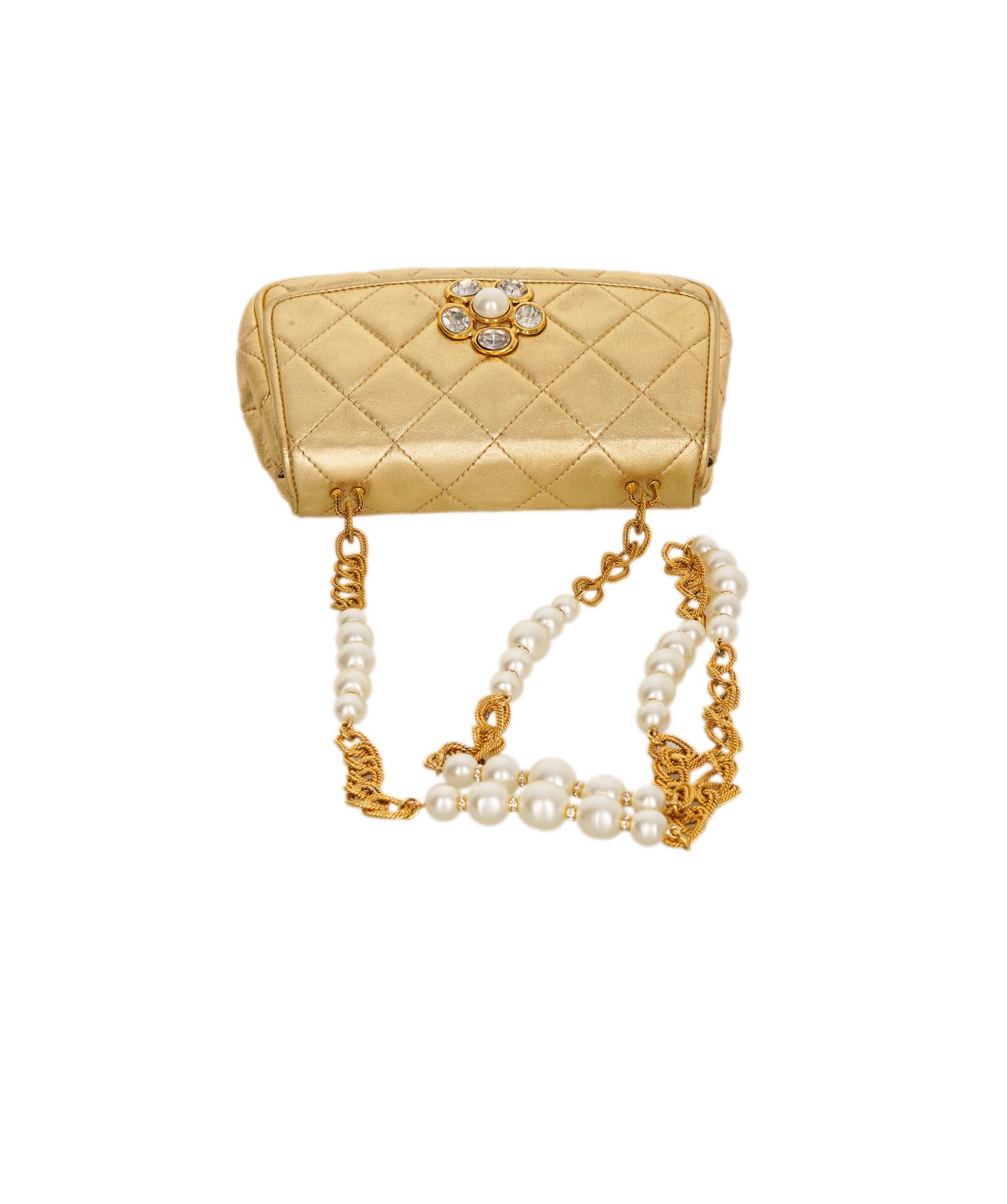Chanel Chanel Vintage Gripoix Gold Lambskin Pearl Bag ALC2704