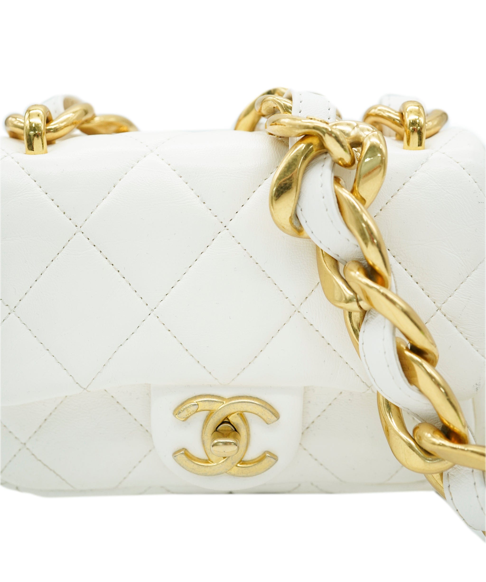 Chanel Chanel white funky town bag mini 22S AGL2554