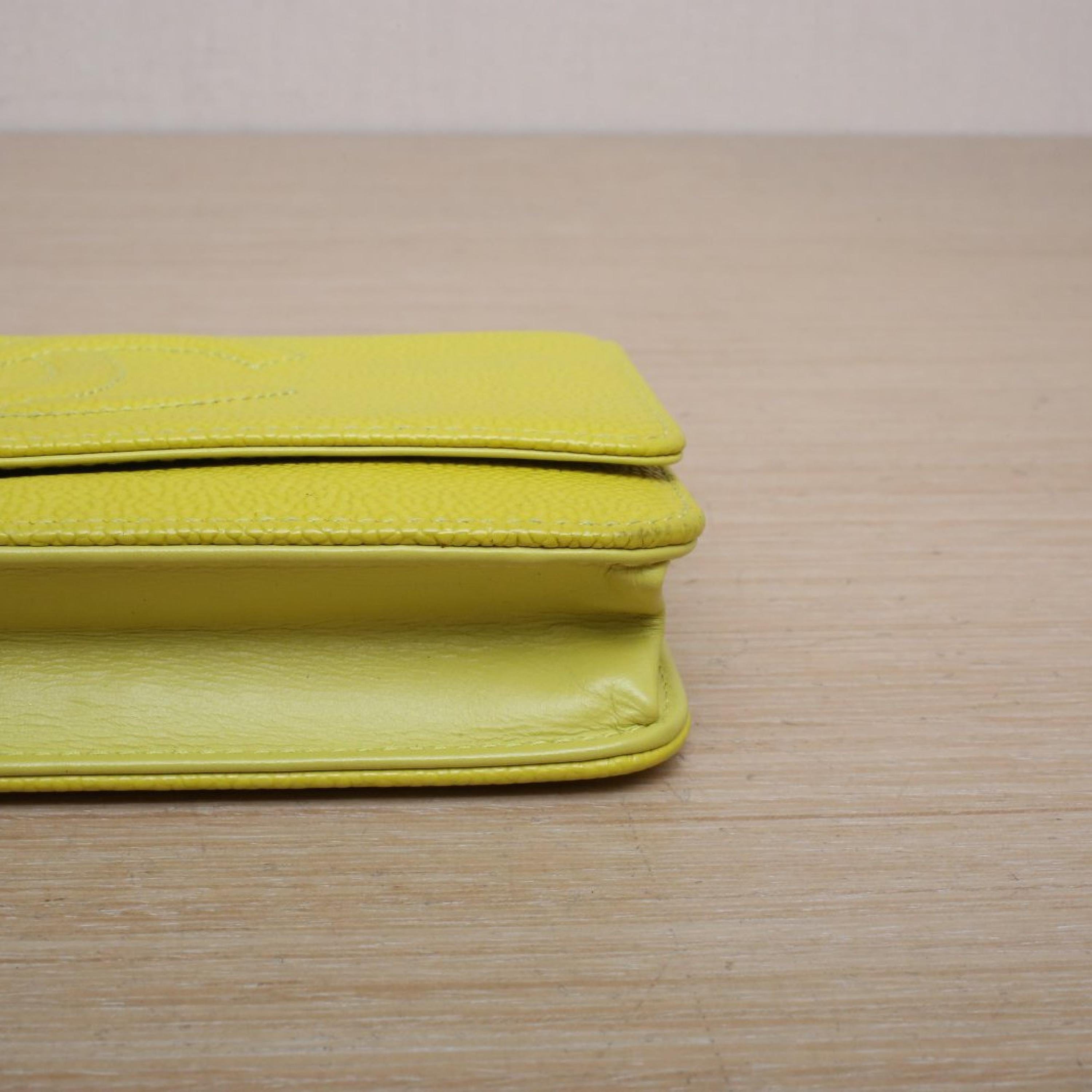 Chanel Chanel Yellow lychee leather C 19k silver buckle double C WOC series large logo flap shoulder bag
No accessories ALC3157