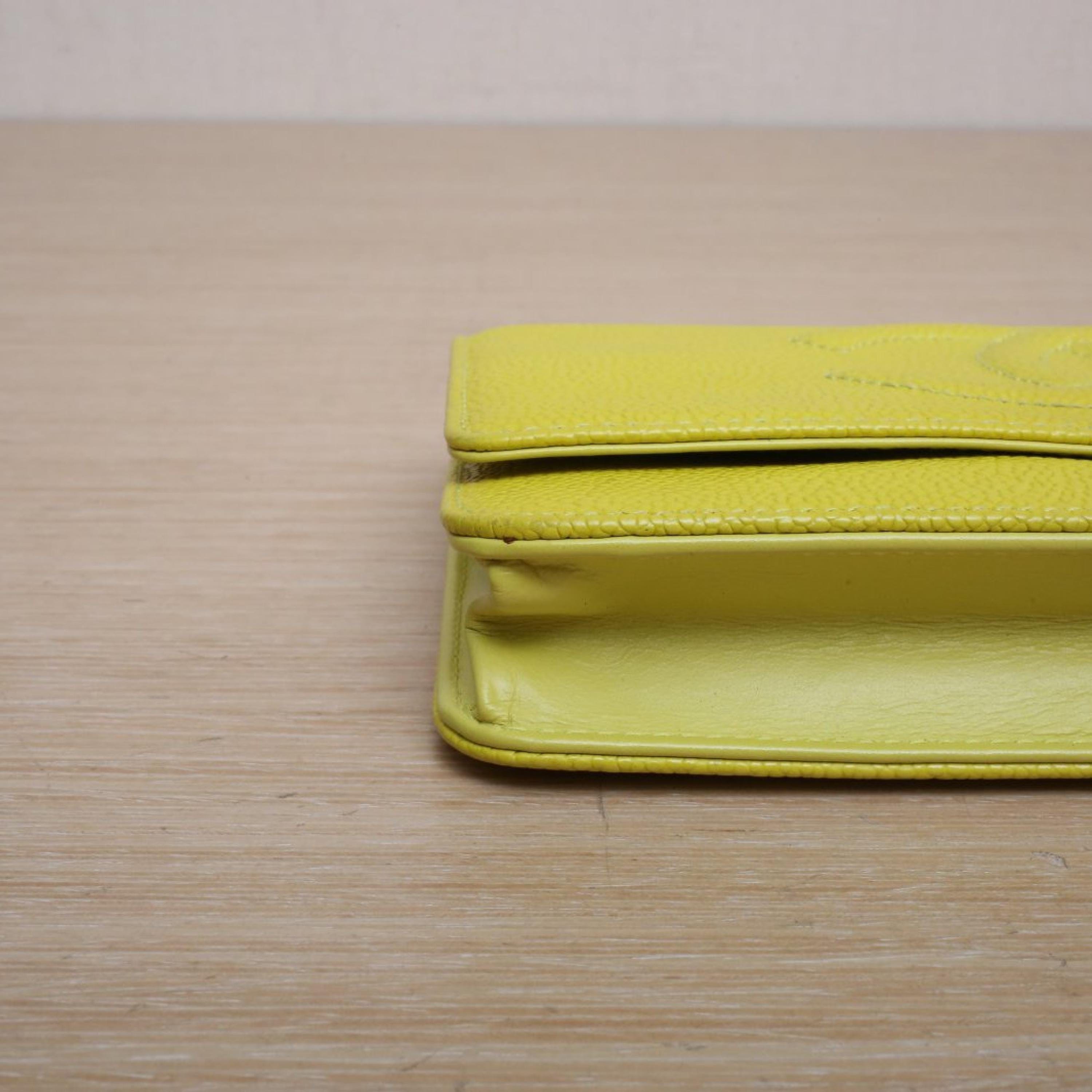 Chanel Chanel Yellow lychee leather C 19k silver buckle double C WOC series large logo flap shoulder bag
No accessories ALC3157