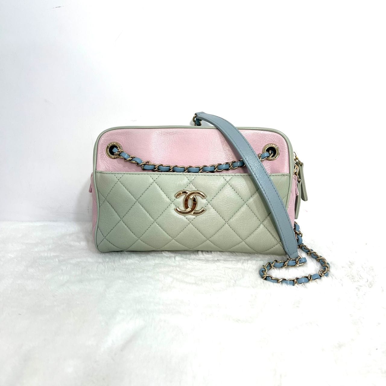 CHANEL TRICOLOR CALF LEATHER CAMERA SHOULDER BAG SYC1805