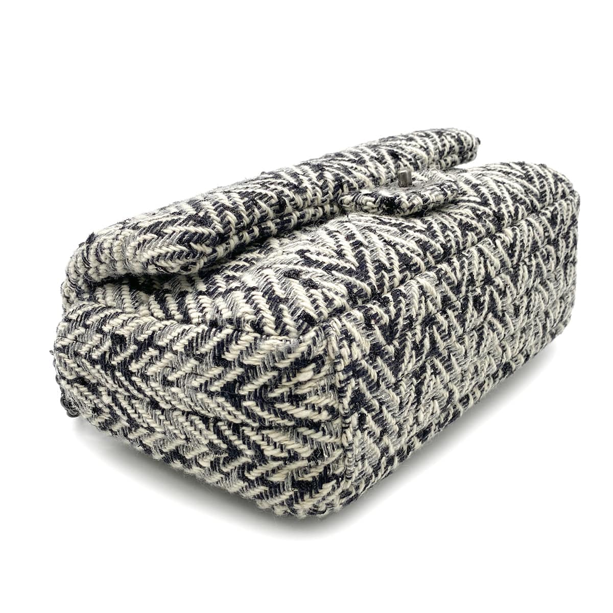 Chanel CHANEL CHAIN SHOULDER BAG BLACK WHITE TWEED 90268081