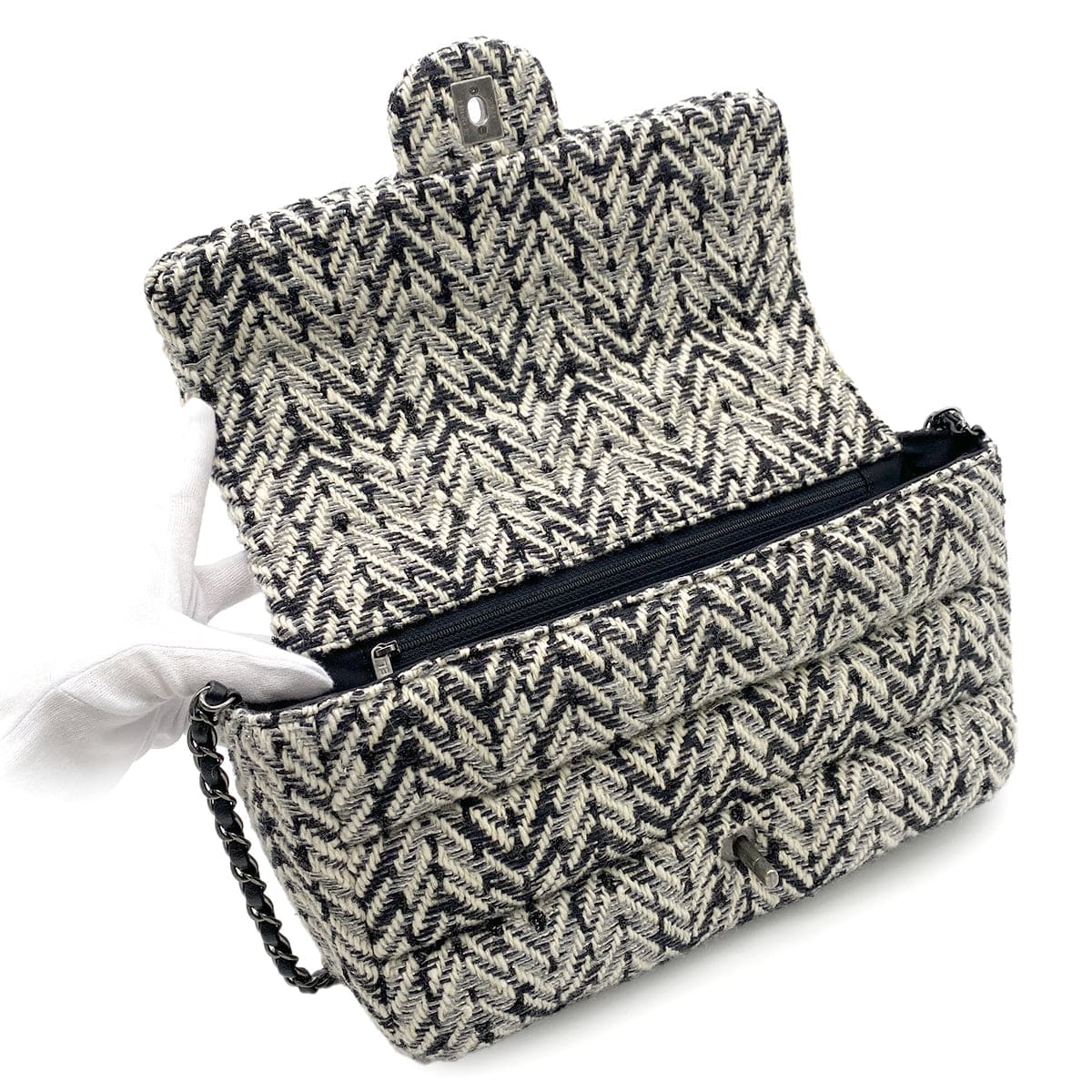 Chanel CHANEL CHAIN SHOULDER BAG BLACK WHITE TWEED 90268081