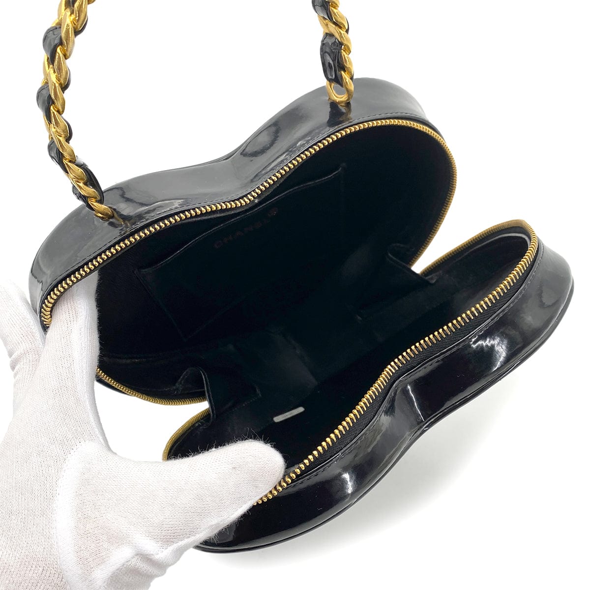 Chanel CHANEL VINTAGE HEART VANITY HAND BAG BLACK ENAMEL 90260130