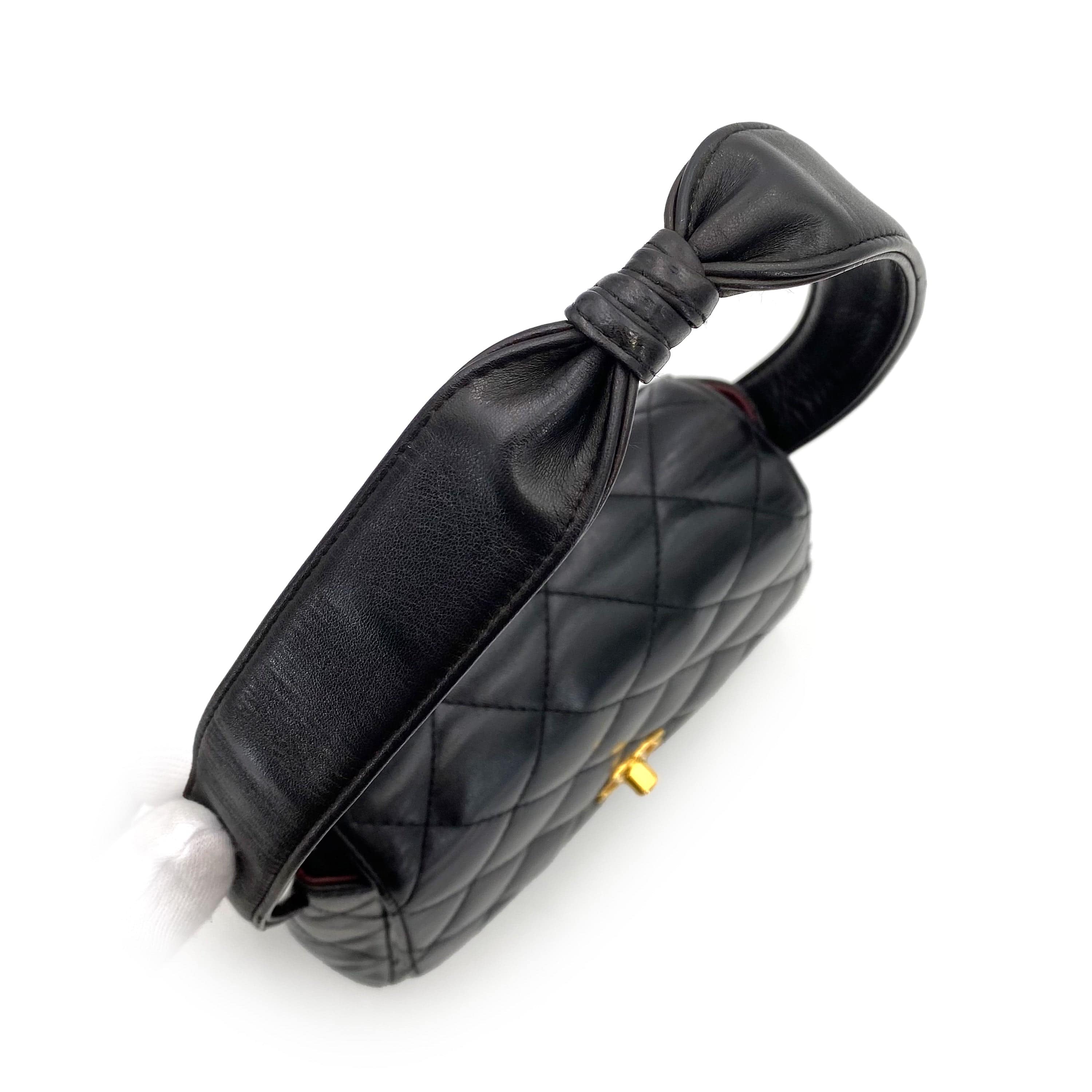 Chanel CHANEL VINTAGE MATELASSE HAND BAG BLACK LAMB SKIN 90242116