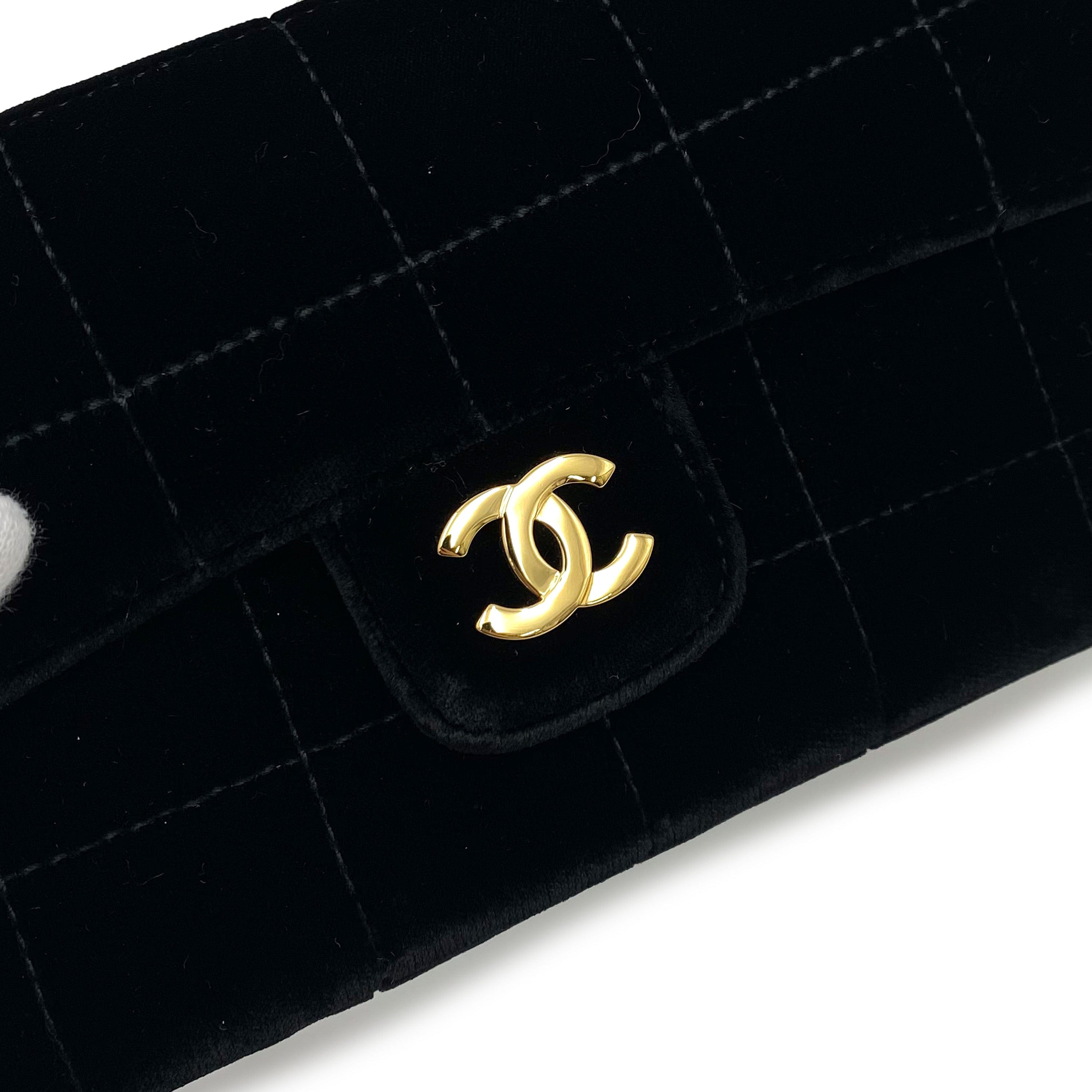 Chanel Chanel Vintage Mini CHOCOLATE BAR BLACK VELOR 90225296