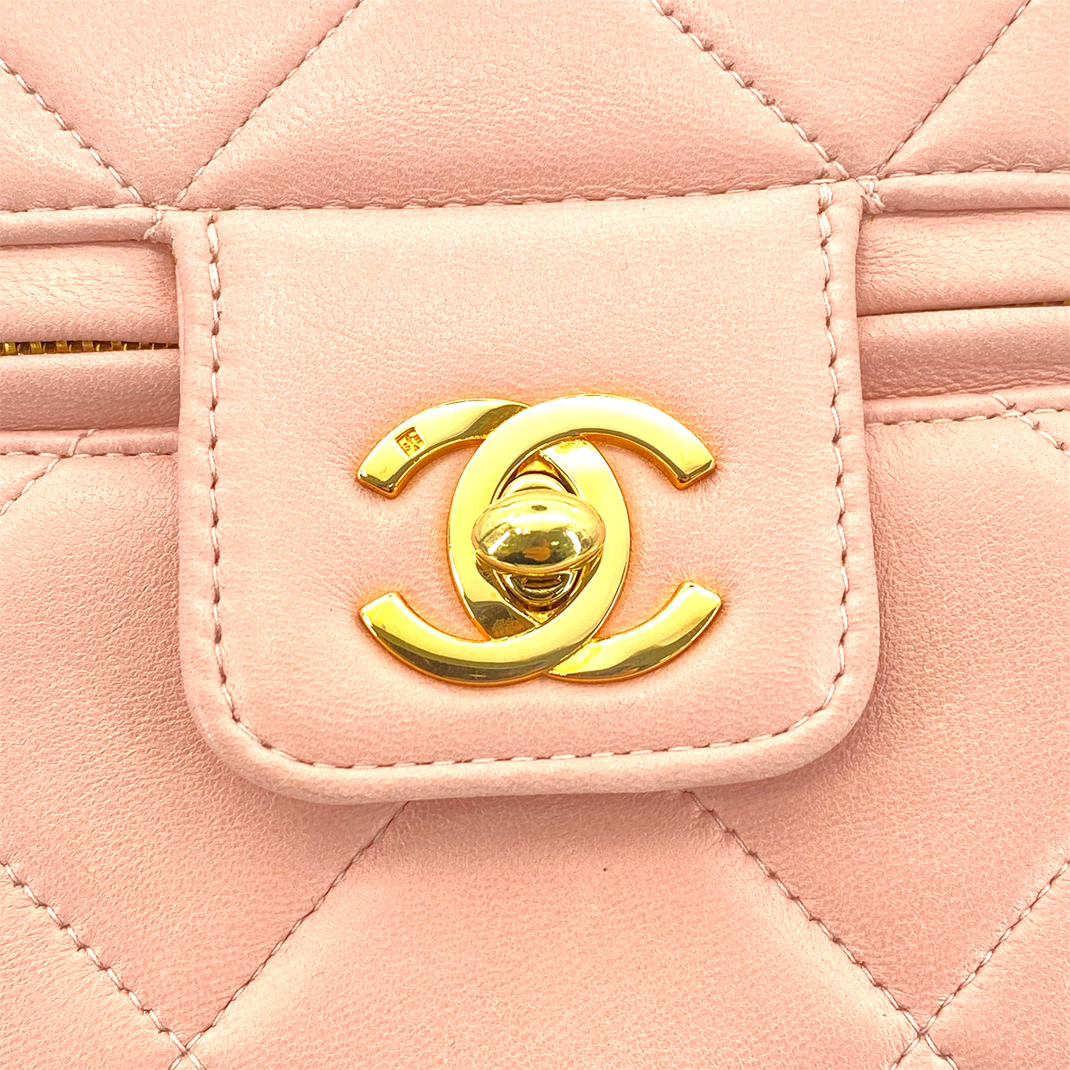 CHANEL CHANEL VINTAGE VANITY HAND BAG PINK LAMB SKIN 90261563