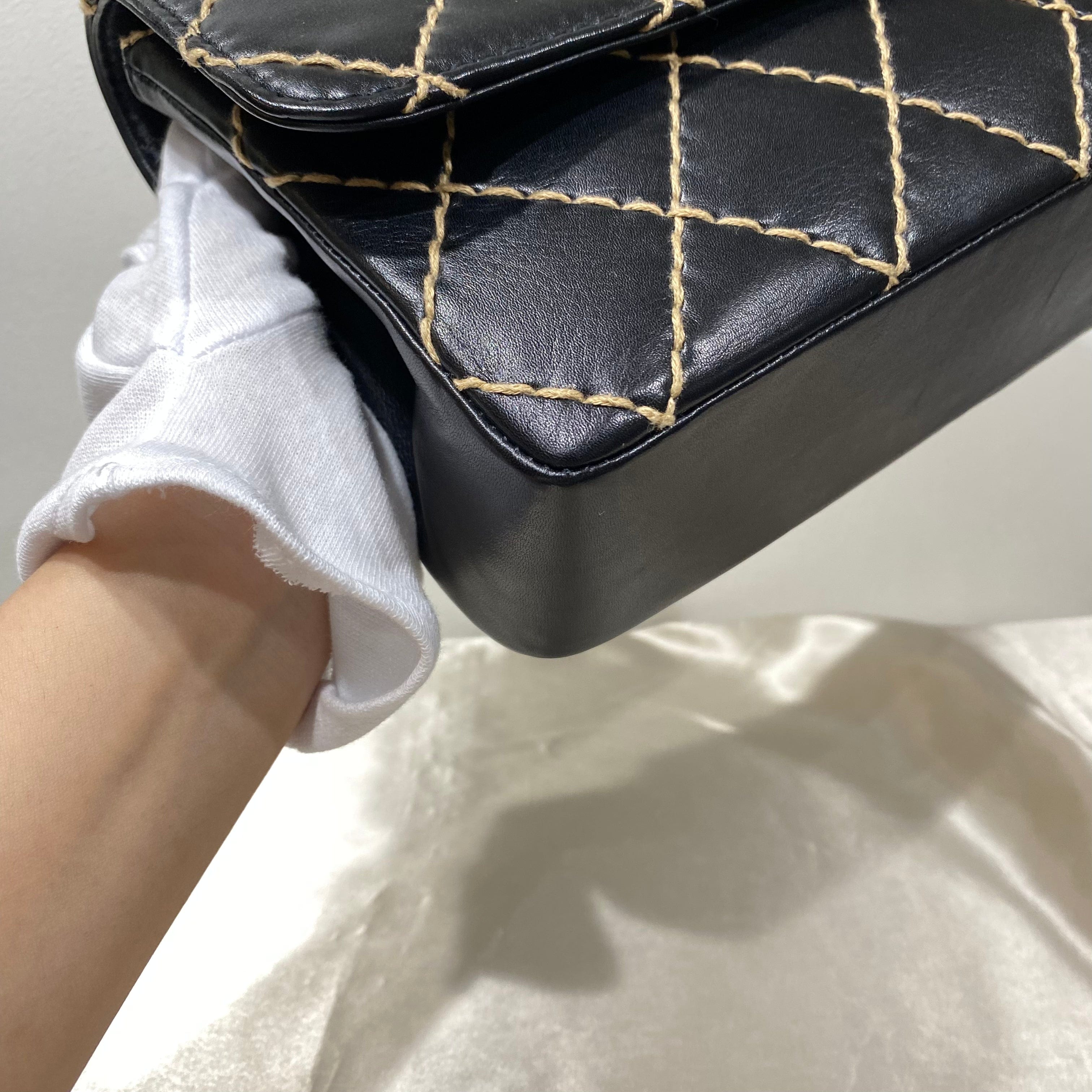 Chanel CHANEL VINTAGE WILD STITCH CHAIN SHOULDER BAG BLACK LAMB SKIN 90193508