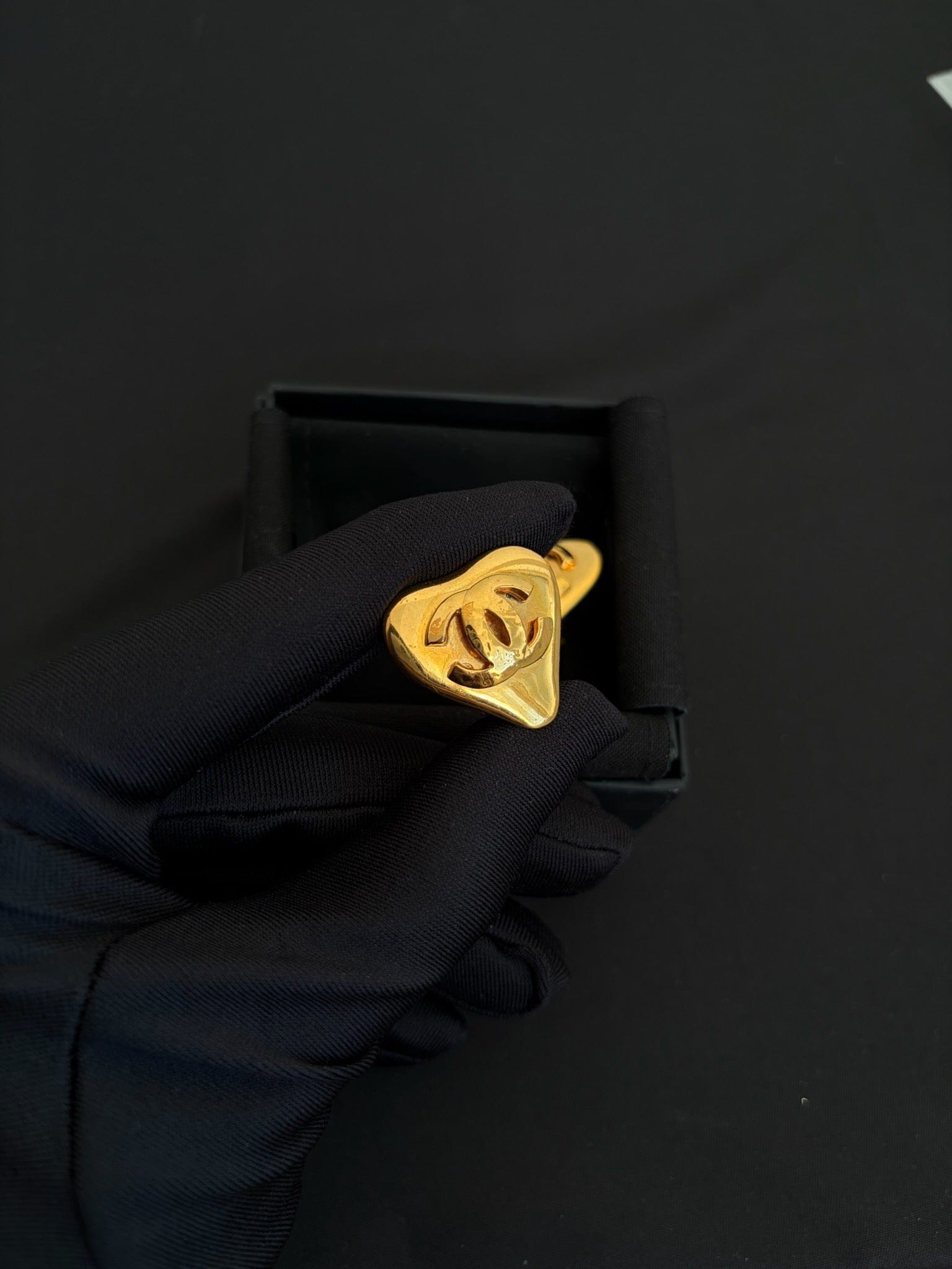 Chanel Chanel Gold Glossy Heart CC Ear Clips