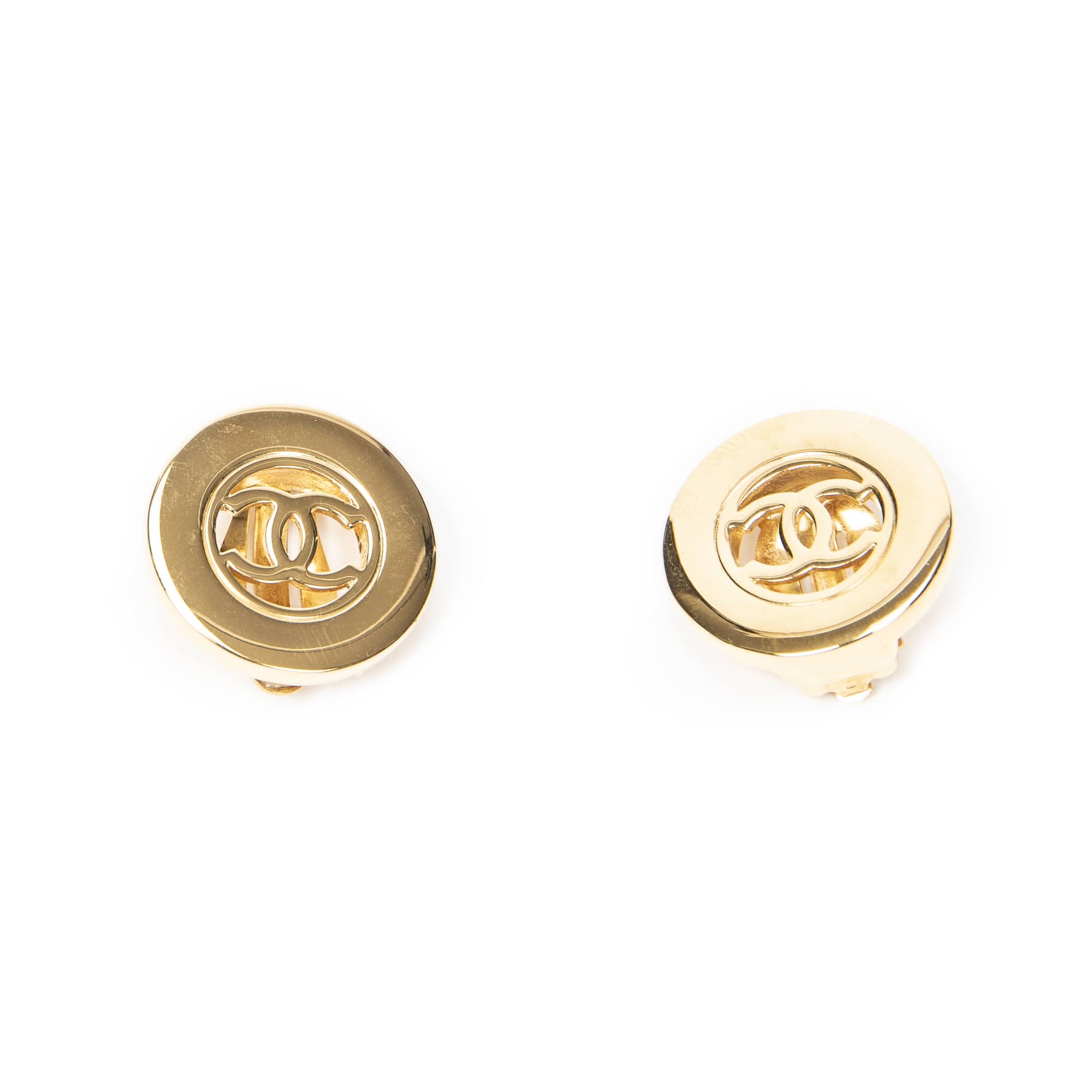 Chanel Chanel Gold Stainless Steel without Nickel CC Round Clip On Earrings ABC0020