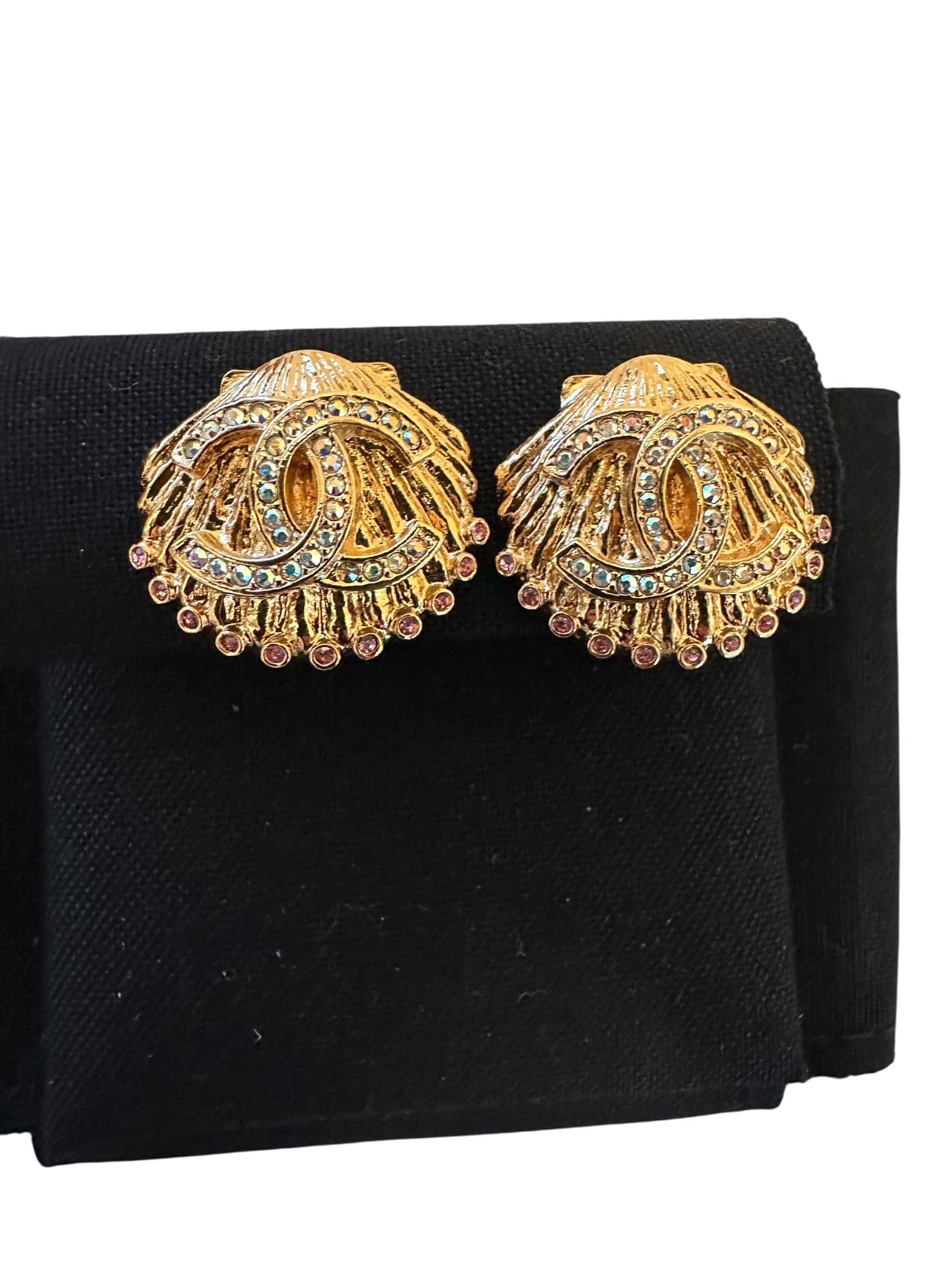 Chanel Chanel Shell Earrings 23C