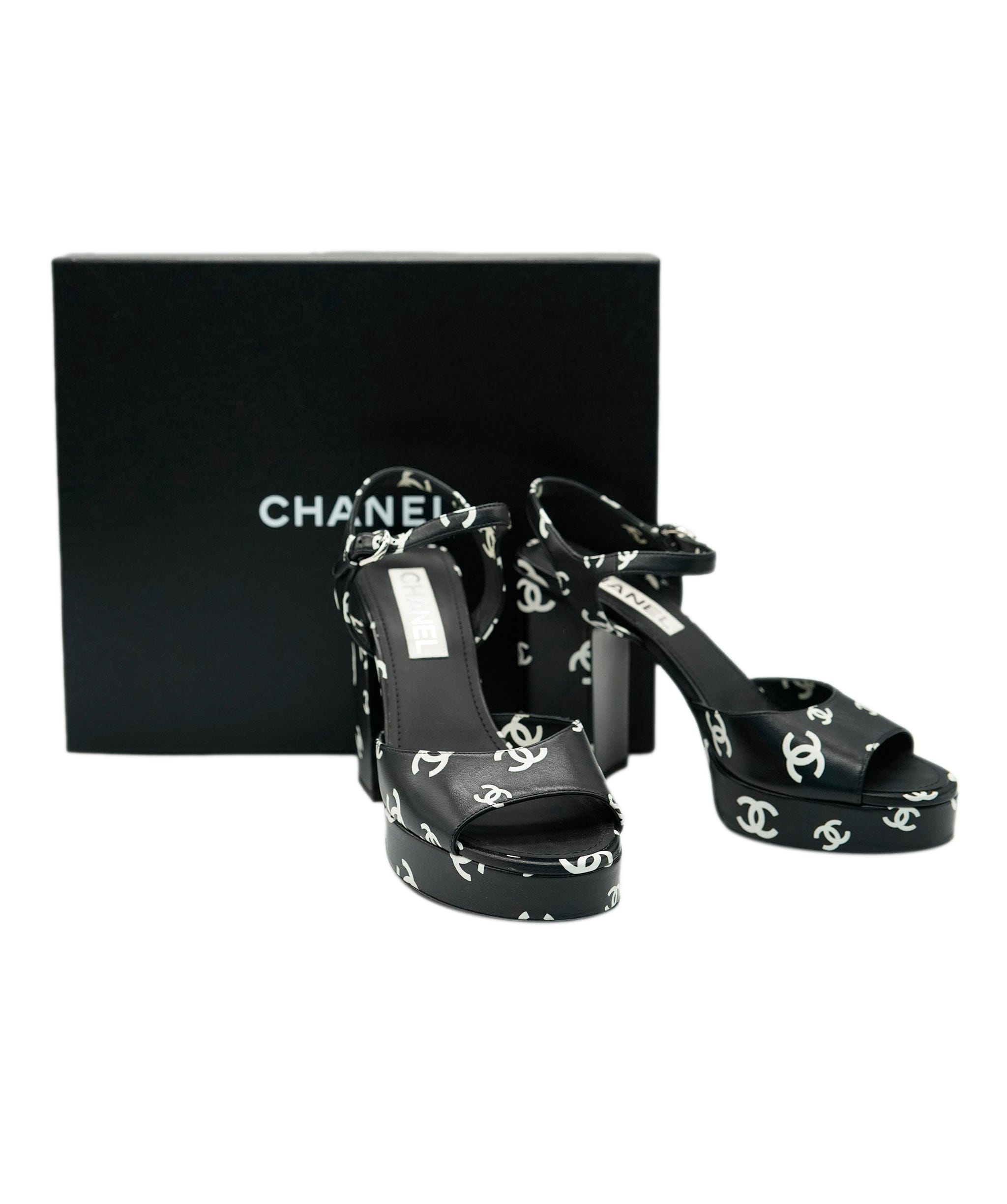 Chanel Chanel Logo Black & White Heels - DXBS2967