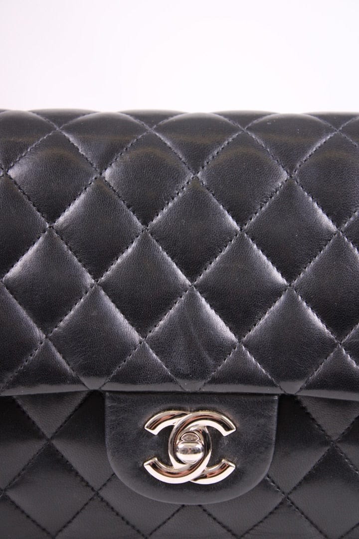 Chanel Chanel Medium Classic Double Flap Black Medium