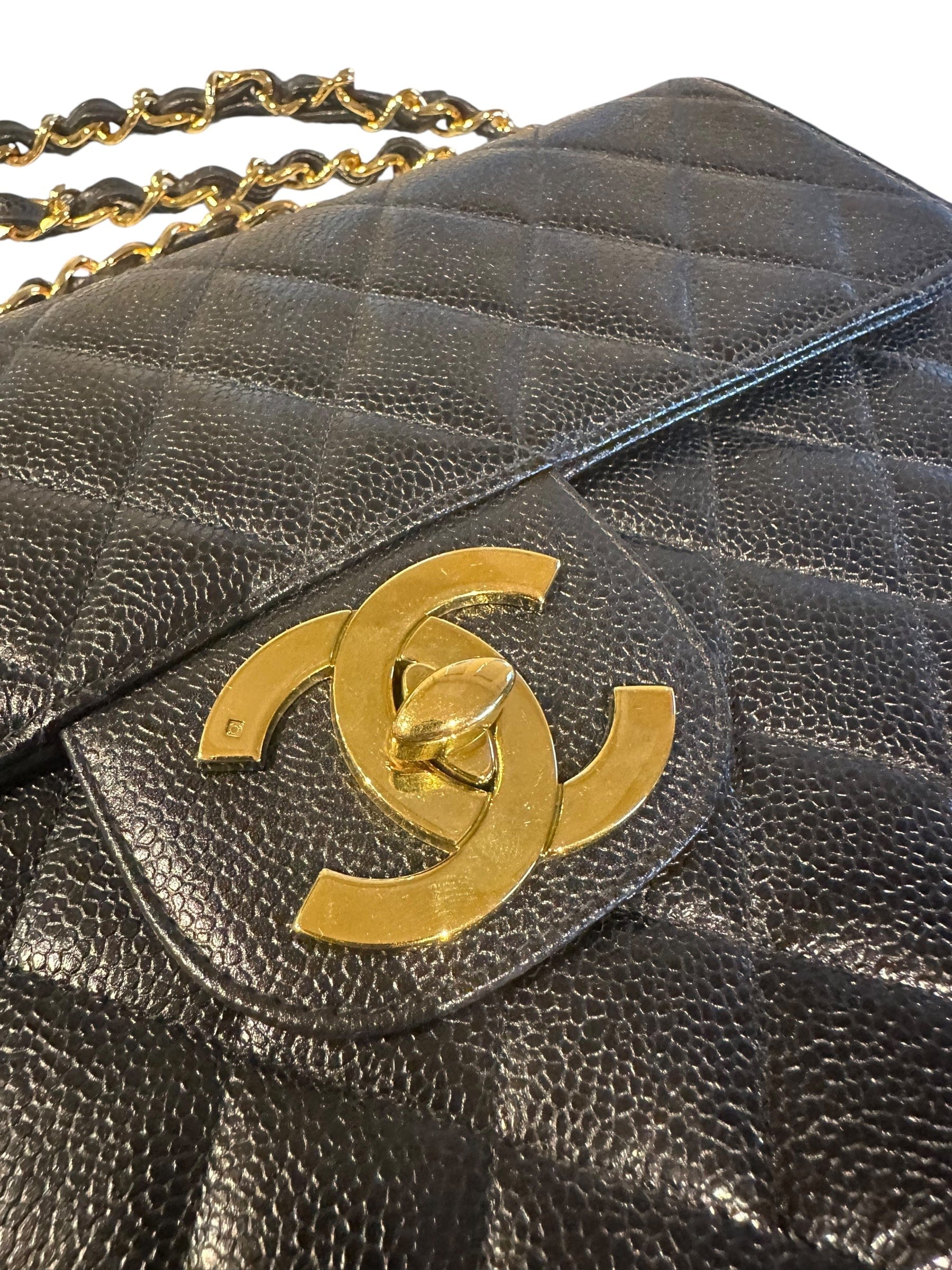 Chanel Chanel Vintage Jumbo Classic Single Flap Caviar Bag with the large CC Turnlock - Full Set