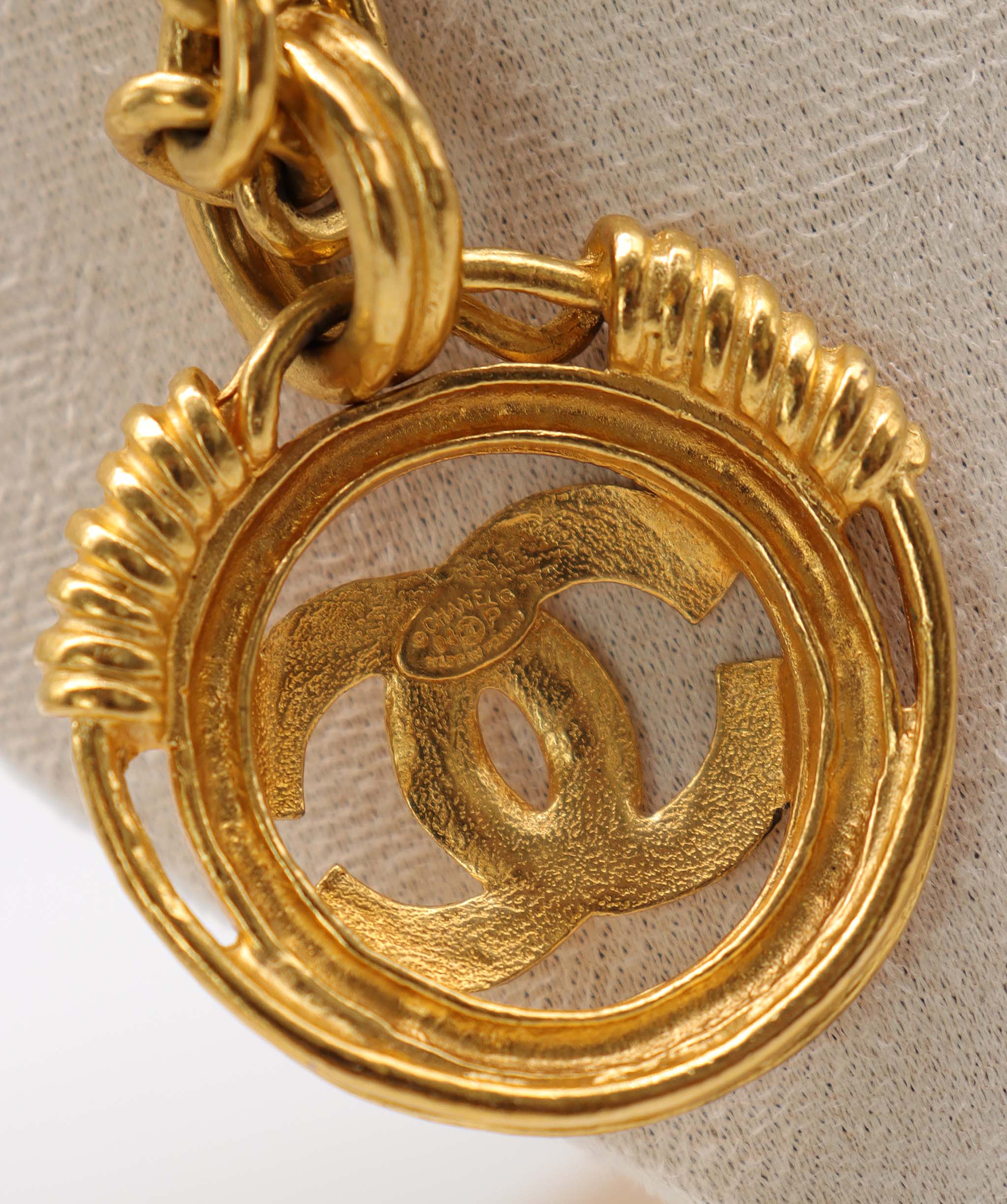 Chanel Chanel 24k Gold 1994 Medallion CC Pendant Belt / Necklace AGC2882