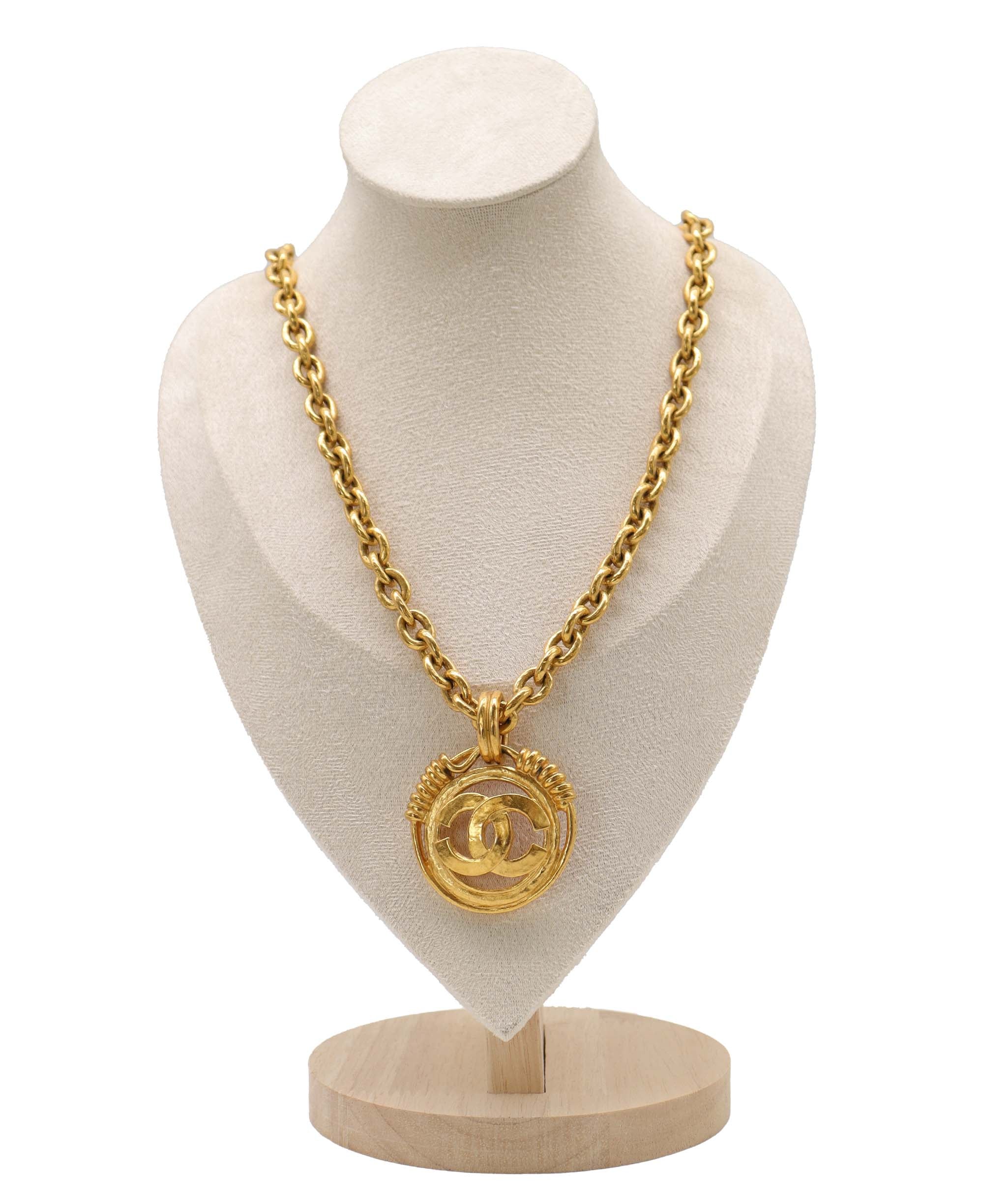 Chanel Chanel 24k Gold 1994 Medallion CC Pendant Belt / Necklace AGC2882