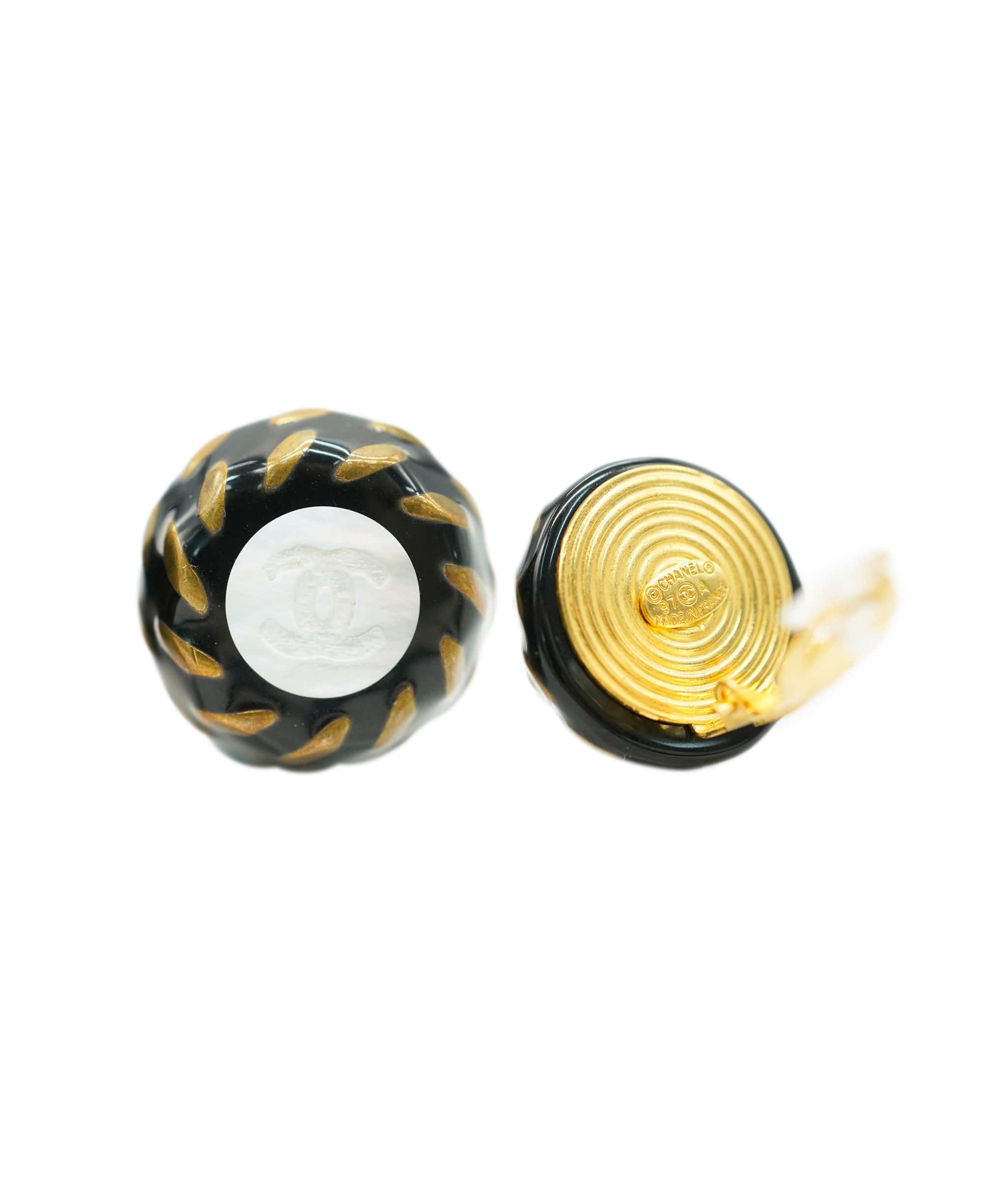 Chanel CHANEL EARRINGS COCOMARK SHELL ROUND COCOMARK ACCESSORY 90271942 DBXS3614