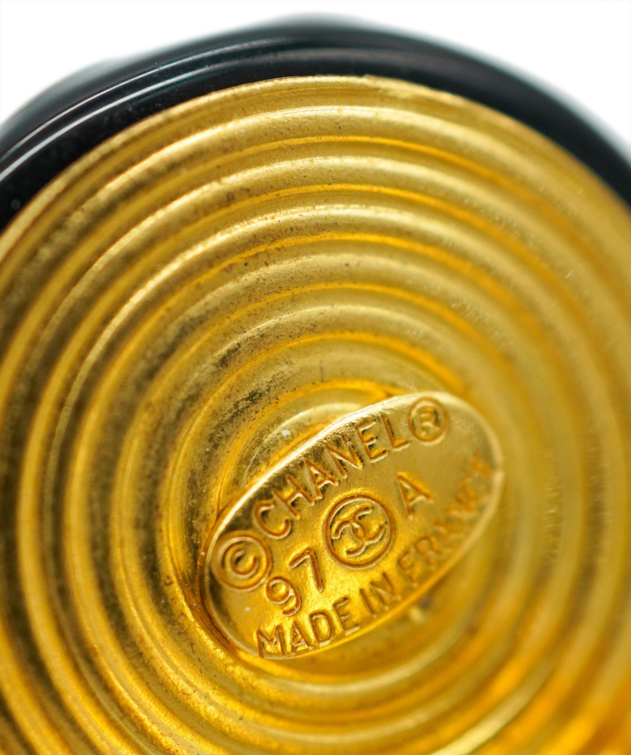 Chanel CHANEL EARRINGS COCOMARK SHELL ROUND COCOMARK ACCESSORY 90271942 DBXS3614