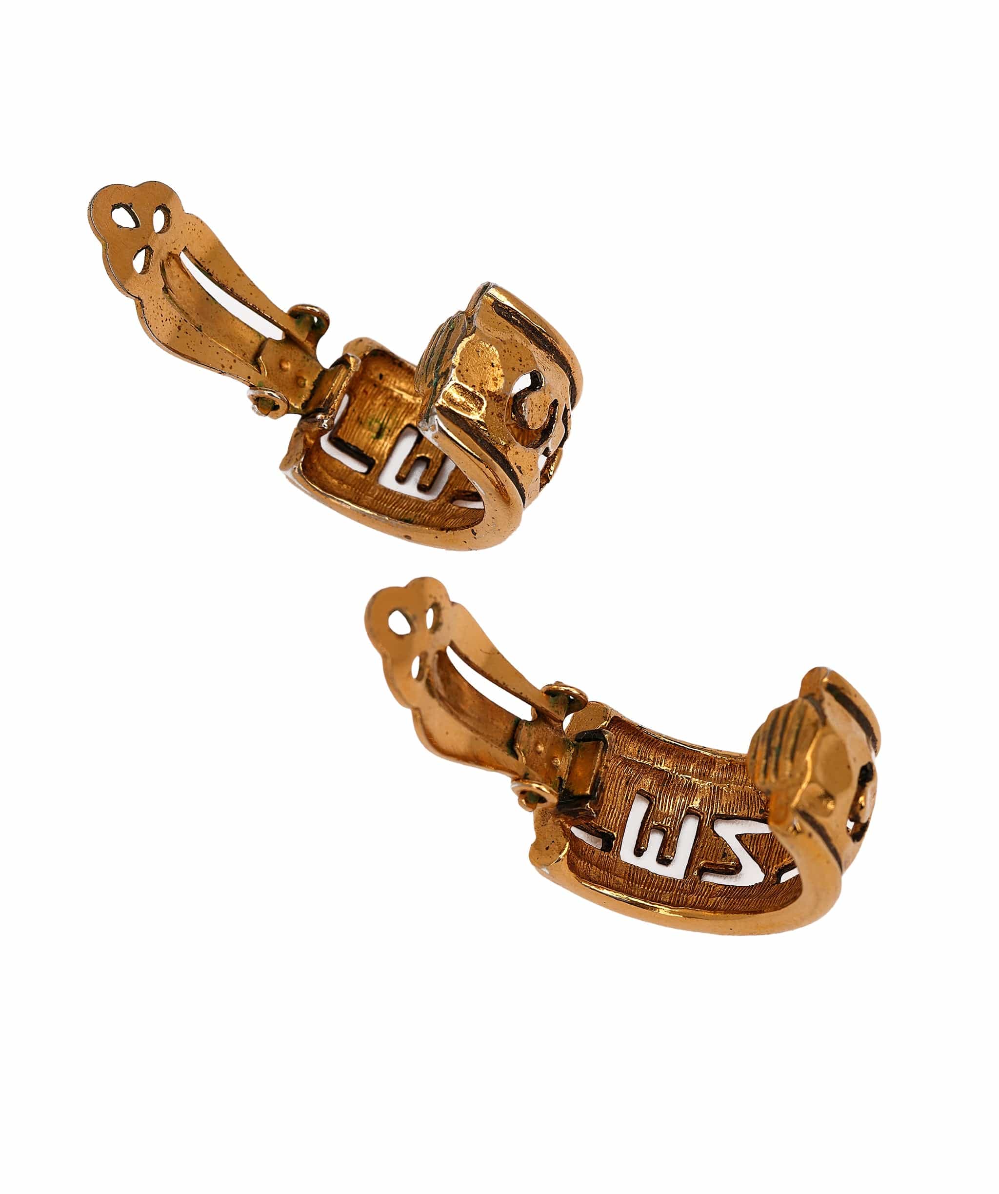 Chanel Chanel Logo cutout clip on hoops AVC2037