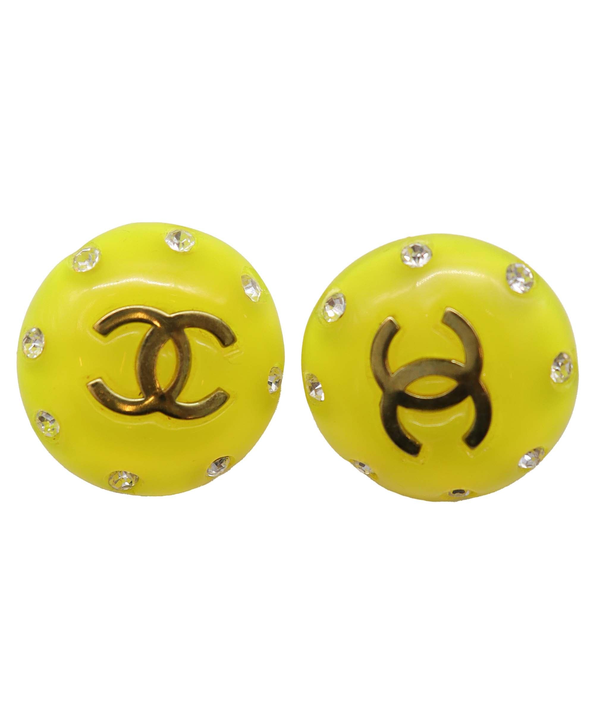 Chanel Chanel yellow vintage clip on earrings AVC2163
