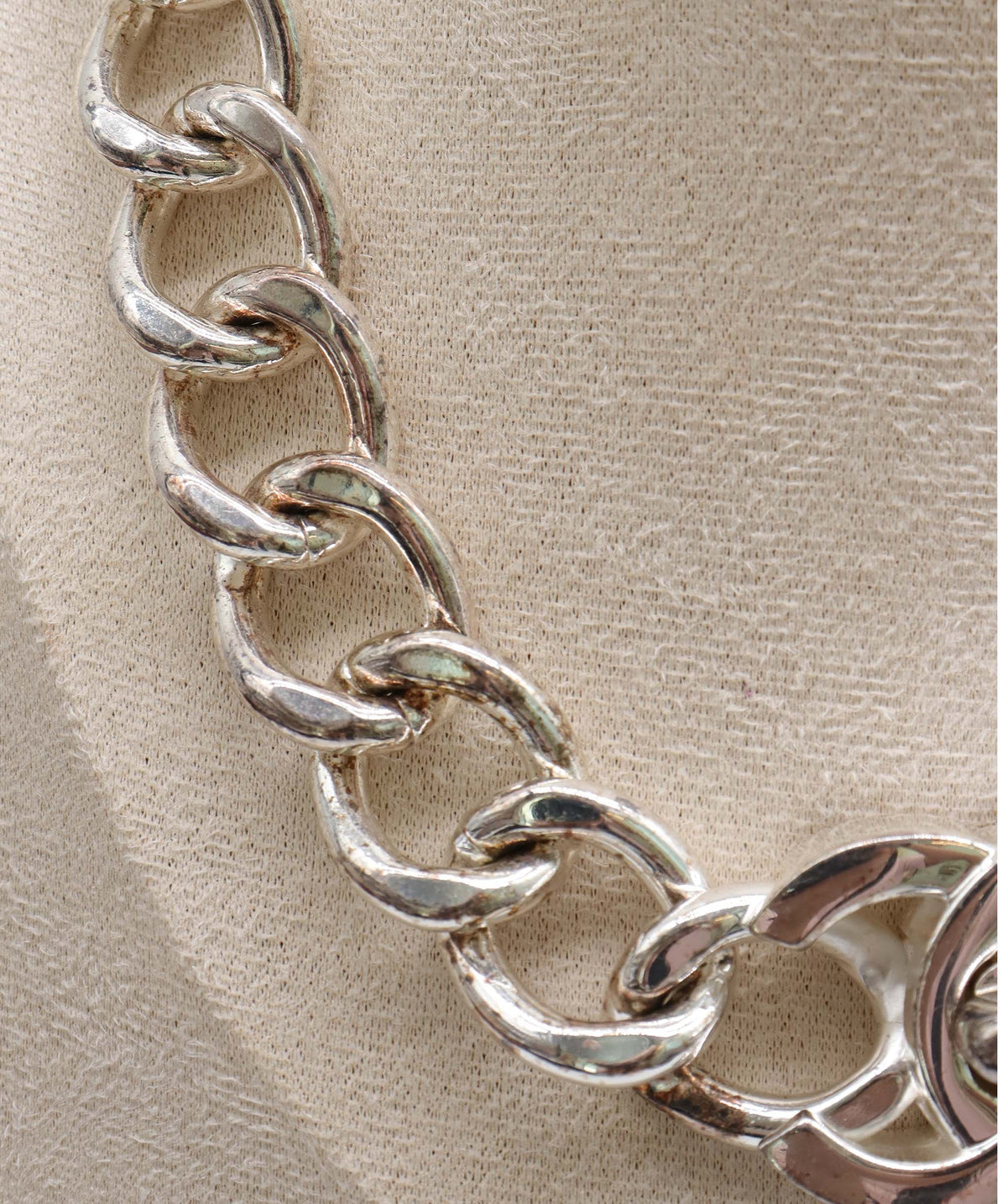 Chanel Silver Chanel Turnlock Choker DXBK0162