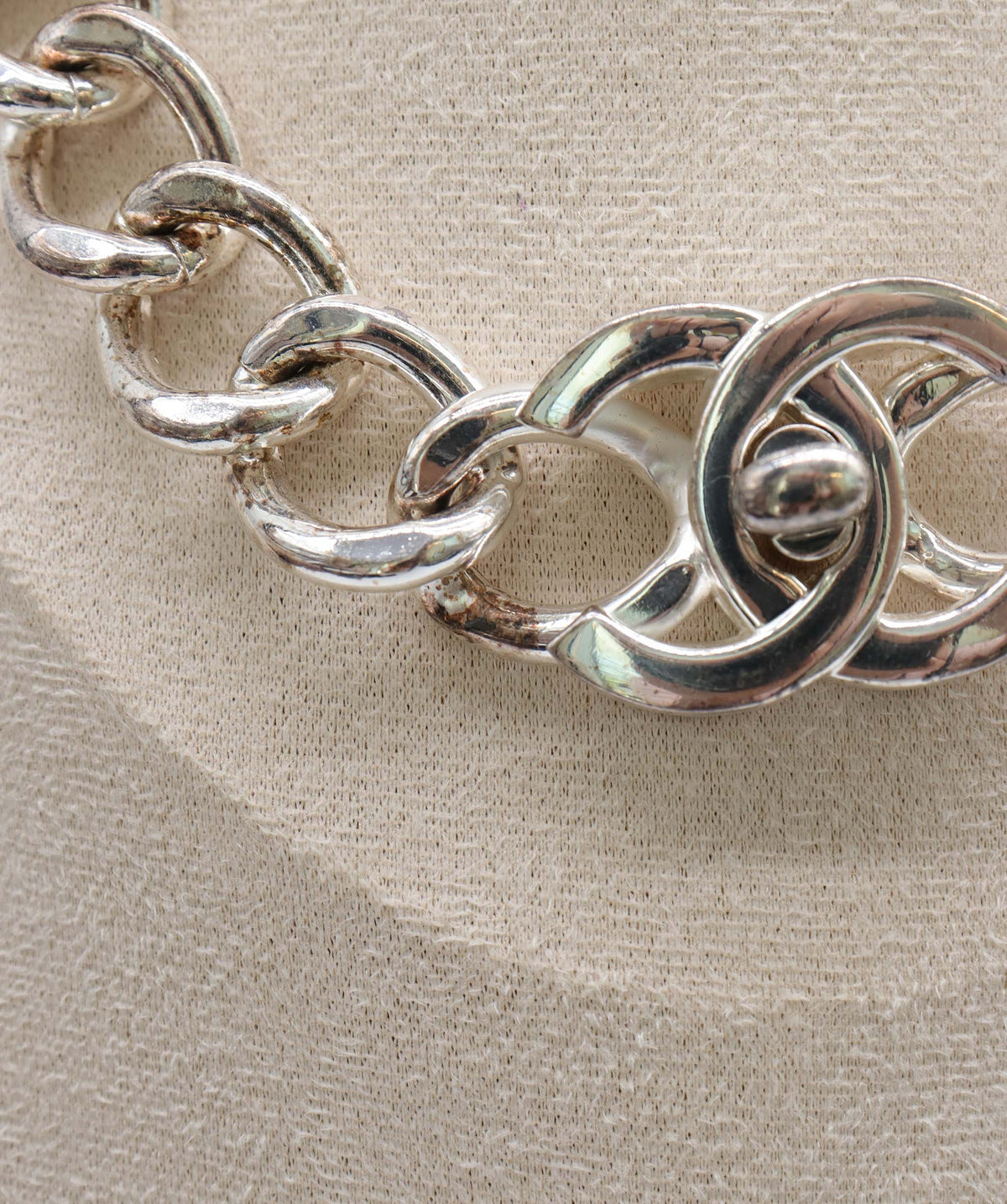 Chanel Silver Chanel Turnlock Choker DXBK0162
