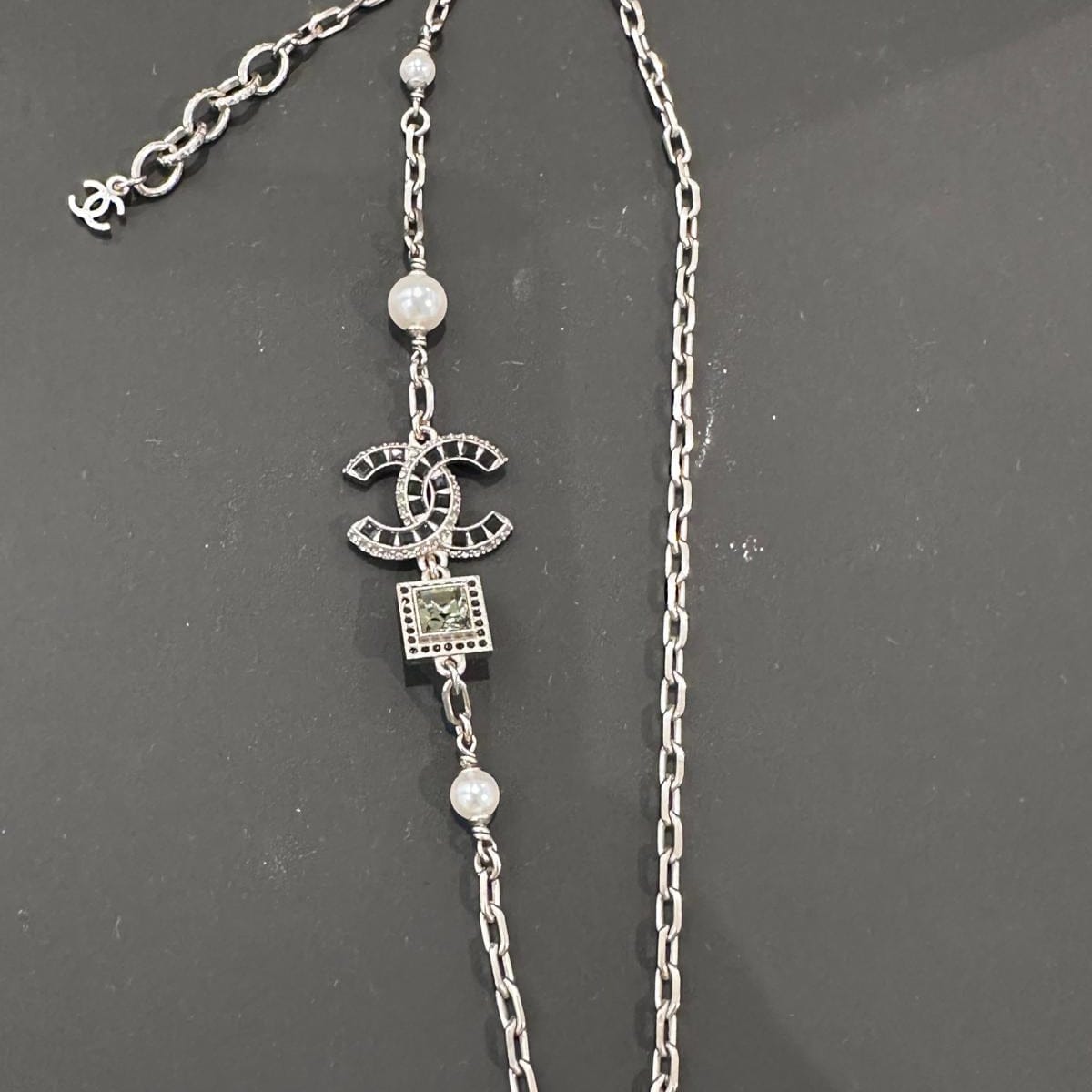 Chanel Chanel CC and Pearl in Grey Metal Necklace